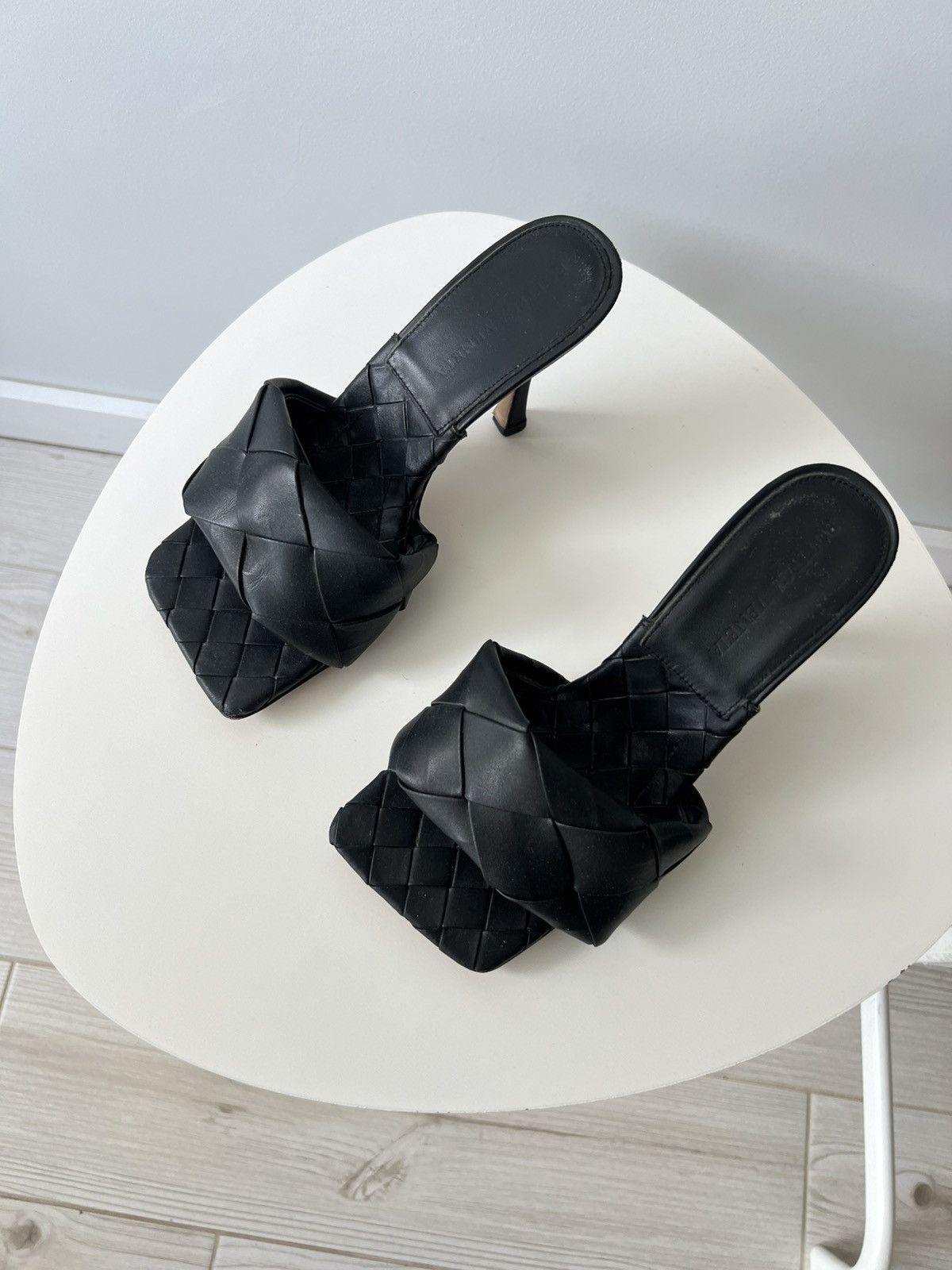 Bottega Veneta Bottega Veneta Lido Mules Black Size 7/37 Size US 7 / IT 37 - 6 Thumbnail