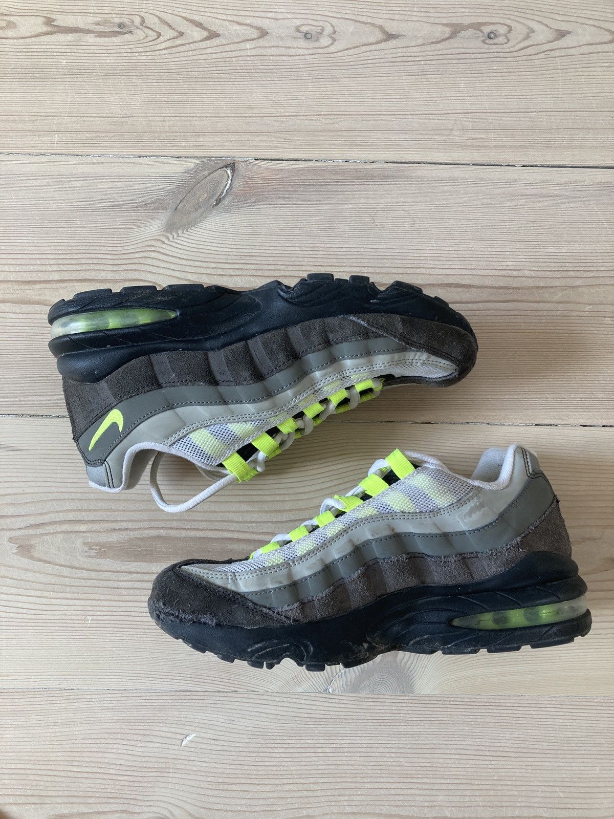 Nike Nike Air Max 95 GS 2015 neon yellow Size US 8 / IT 38 - 4 Thumbnail