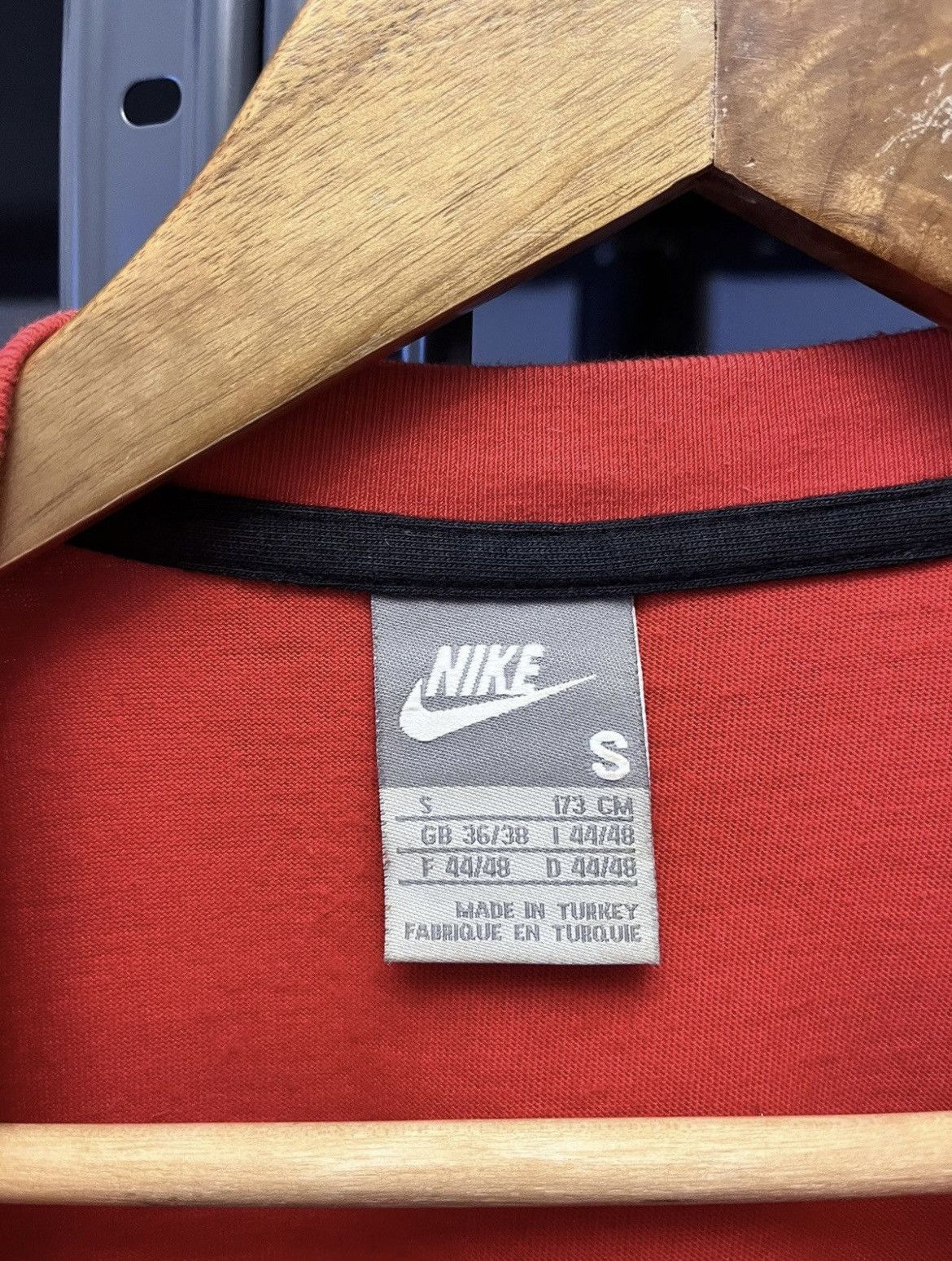 Nike Vintage Nike Manchester United T-shirt Size US S / EU 44-46 / 1 - 3 Thumbnail