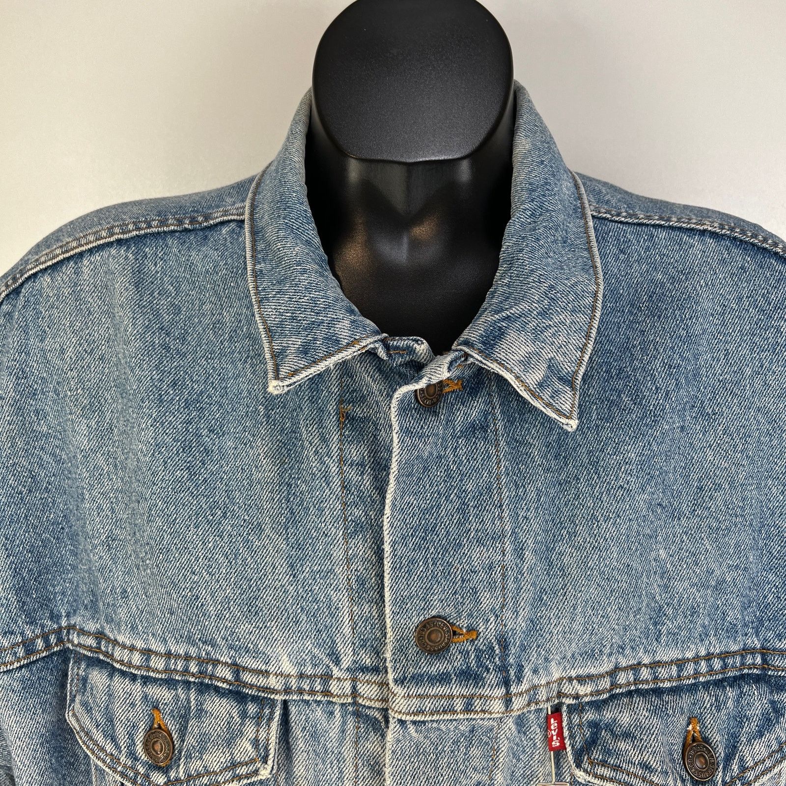 Levi's Vintage 1991 Levi's Trucker Jacket Distressed Denim Blue Size US XL / EU 56 / 4 - 2 Thumbnail