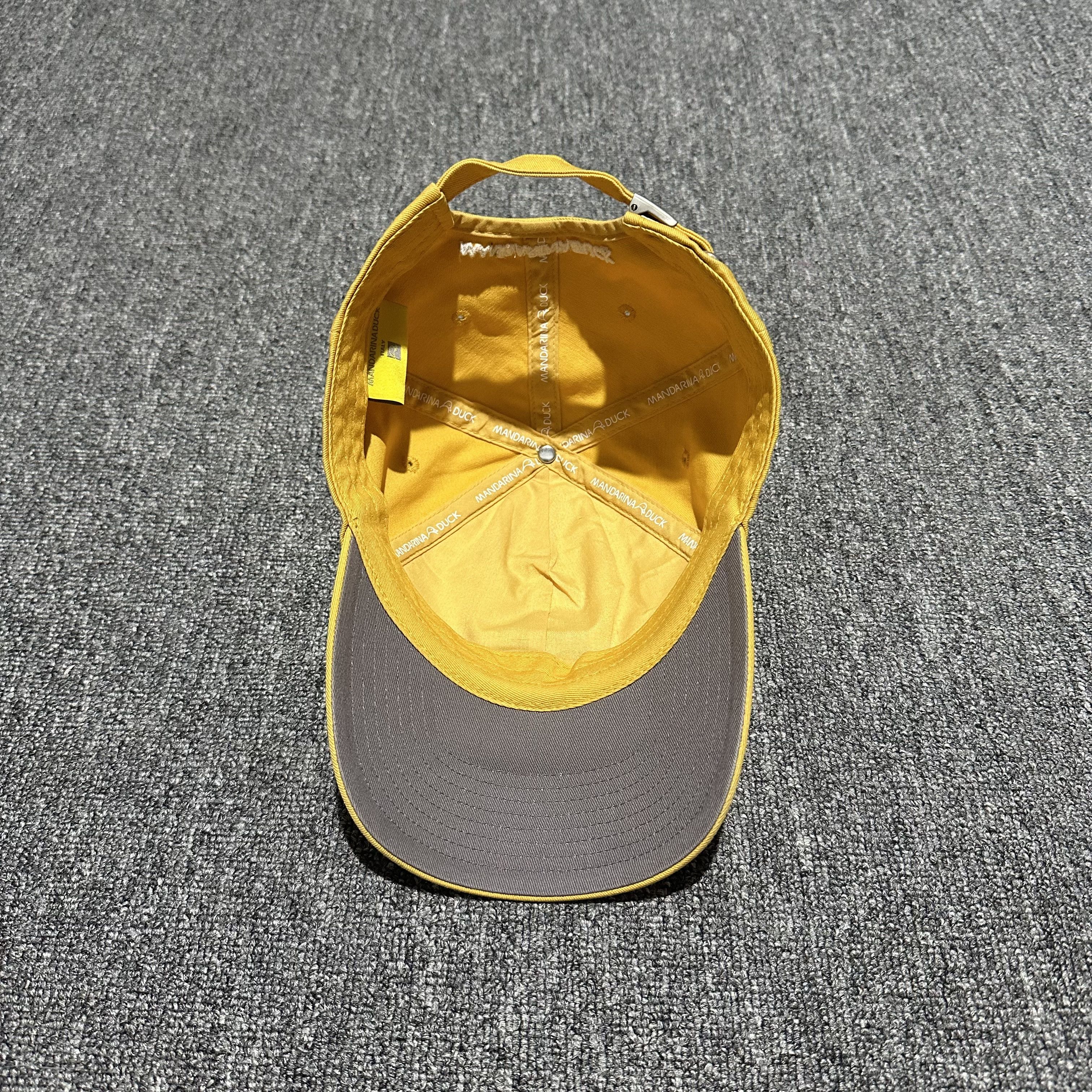 Mandarina Duck Mandarina Duck hats Size ONE SIZE - 6 Thumbnail
