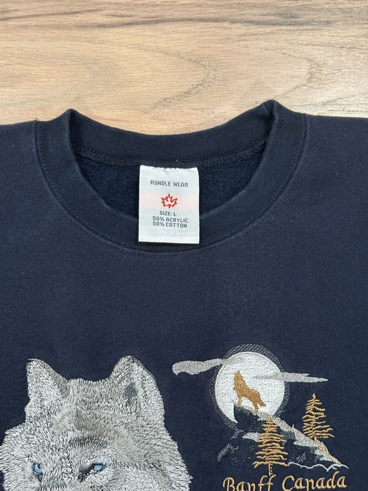 Vintage Vintage Banff Canada Embroidered Wolf Eagle Crewneck Size US L / EU 52-54 / 3 - 4 Thumbnail