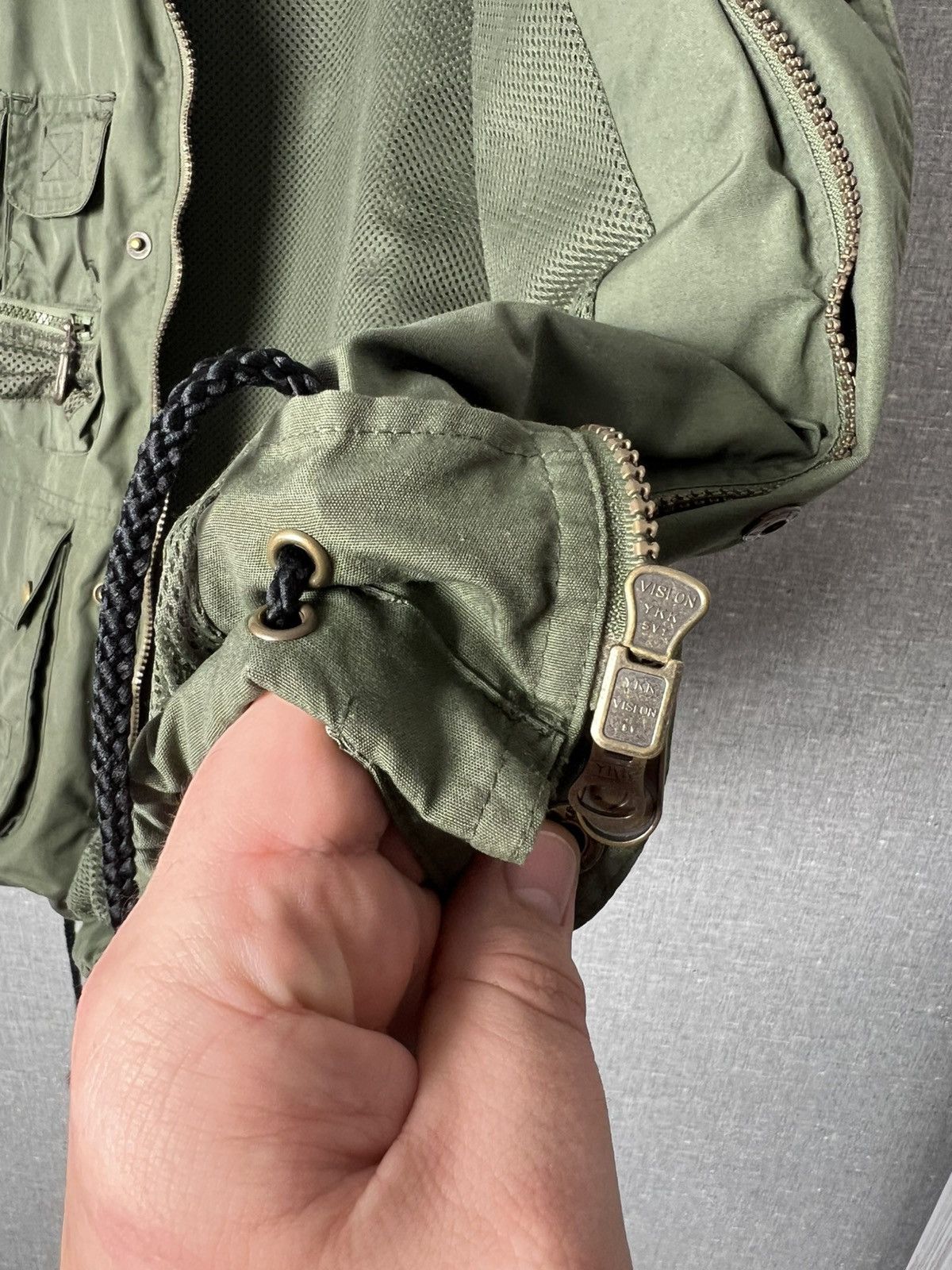 Fjallraven Vintage Rare Fjallraven Multi Pocket Men’s Vest Size M Size US M / EU 48-50 / 2 - 19 Thumbnail