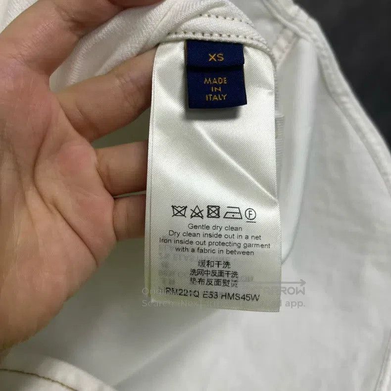 Louis Vuitton Louis Vuitton White Solid Embossed Single Breasted Short S Size US XS / EU 42 / 0 - 3 Thumbnail