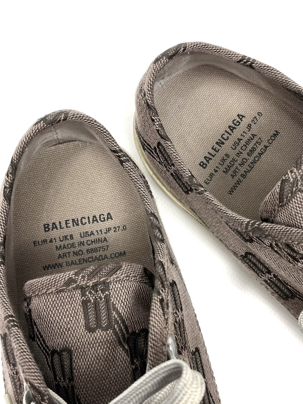Balenciaga Balenciaga All Over BB Logo Low Top Sneakers - EU 41 (UK 8) Size US 11 / IT 41 - 16 Thumbnail