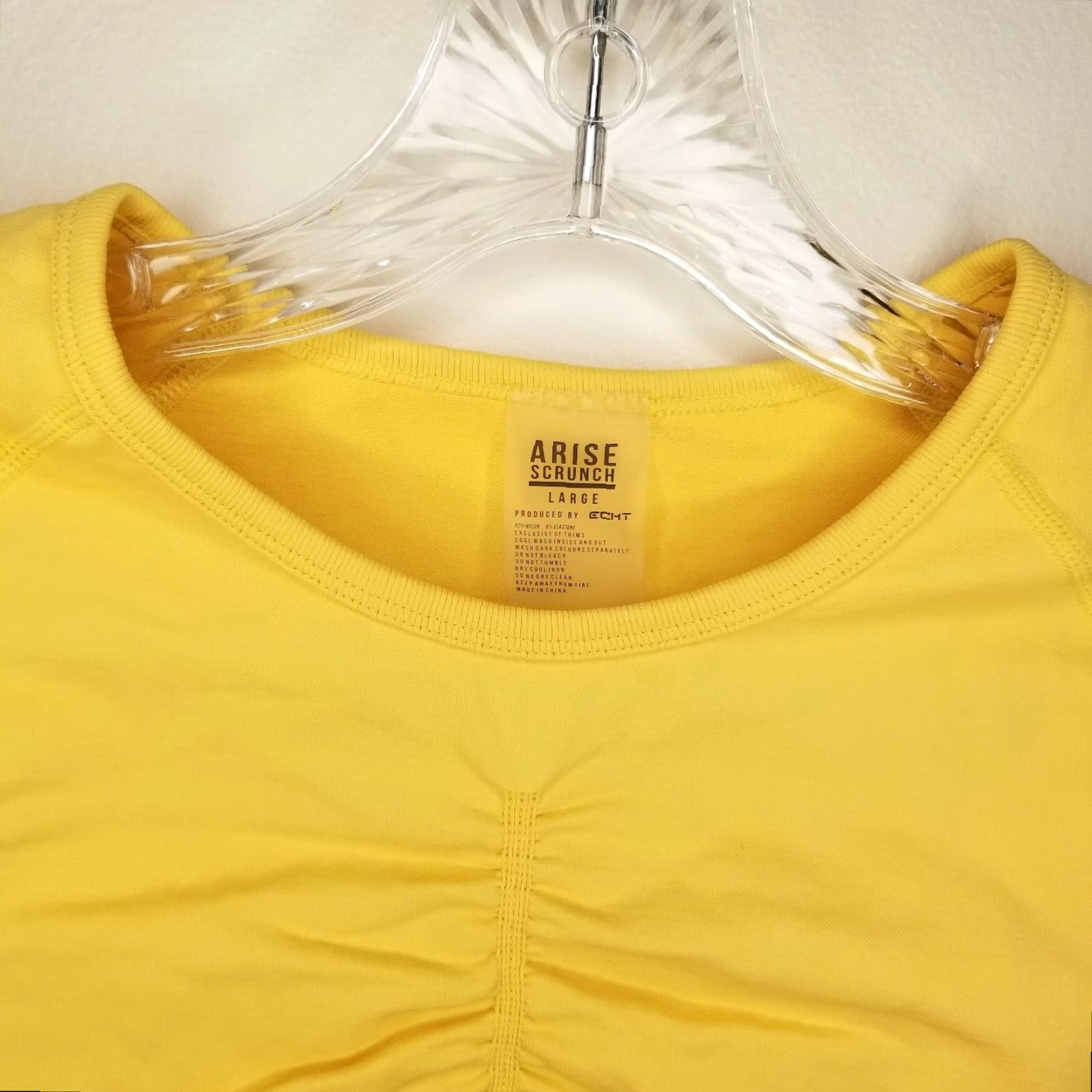 Vintage ARISE SCRUNCH Yellow Long Sleeve Athletic Crop Top Size L Womens Size L / US 10 / IT 46 - 4 Thumbnail