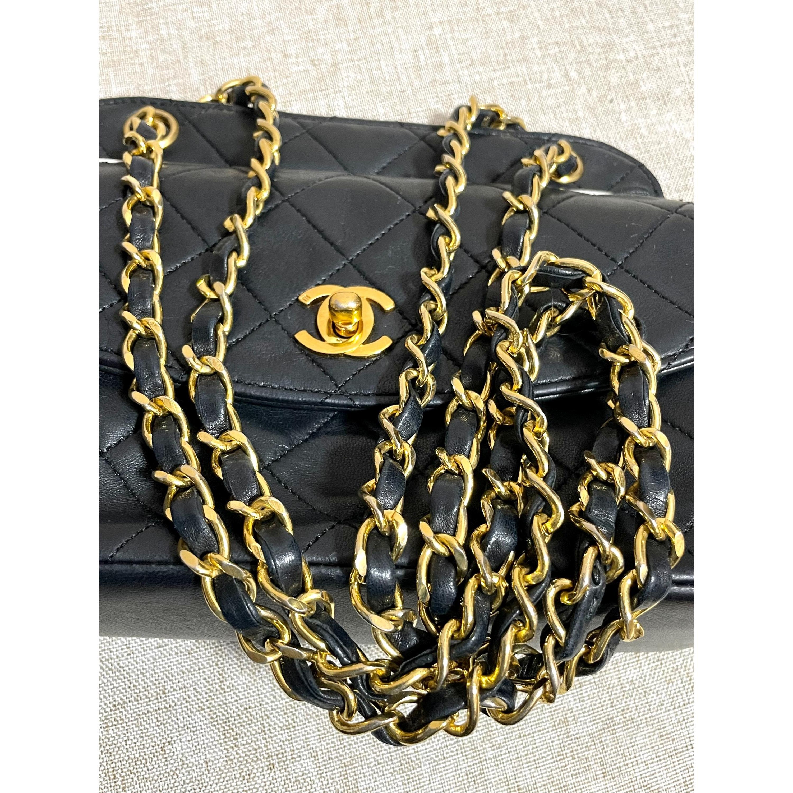 Chanel Vintage Chanel dark navy leather oval shape 2.55 bag Size ONE SIZE - 10 Thumbnail