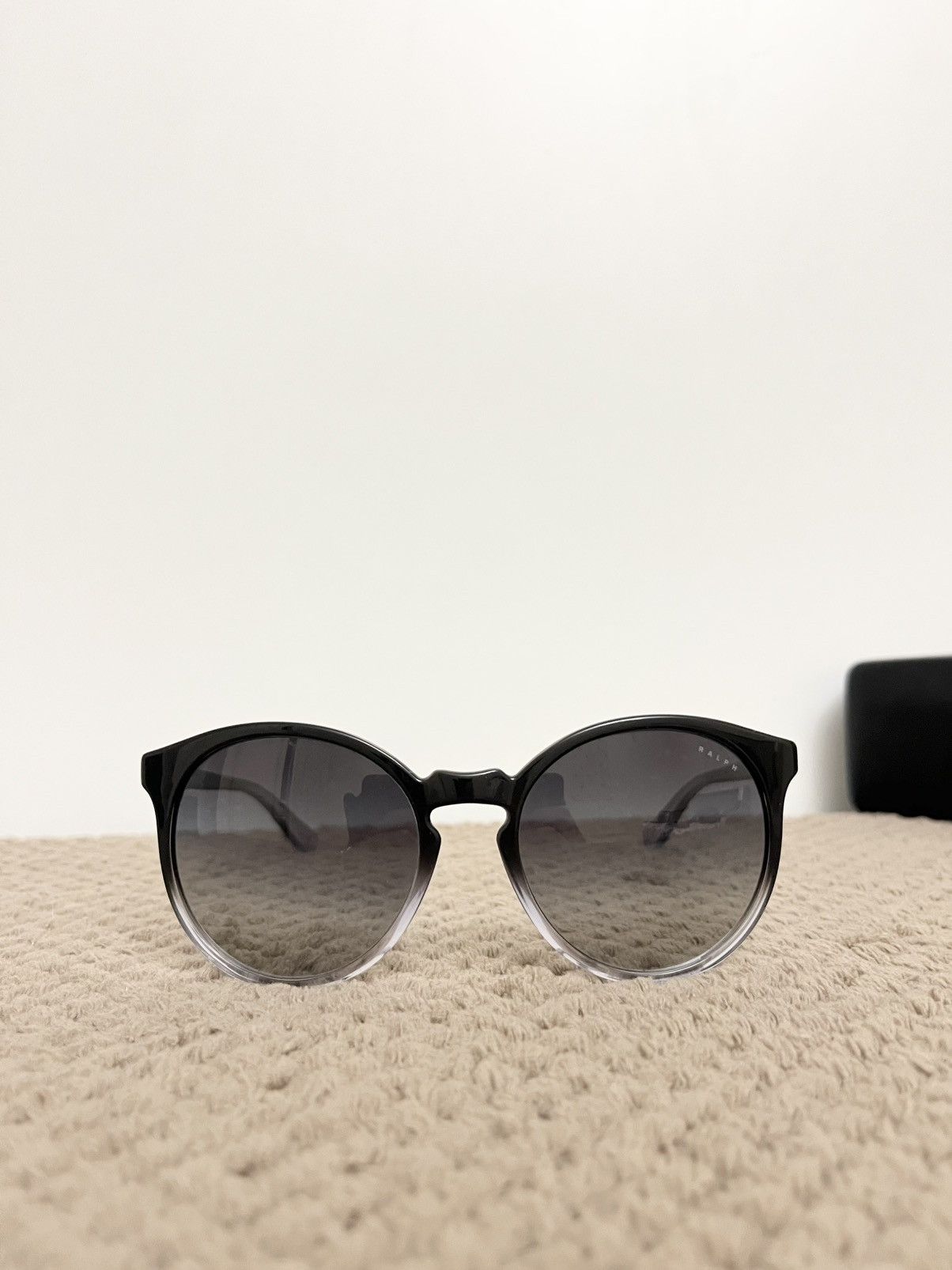 Ralph Lauren Ralph Lauren Sunglasses Gradient Classic Style with Case Size ONE SIZE - 2 Thumbnail