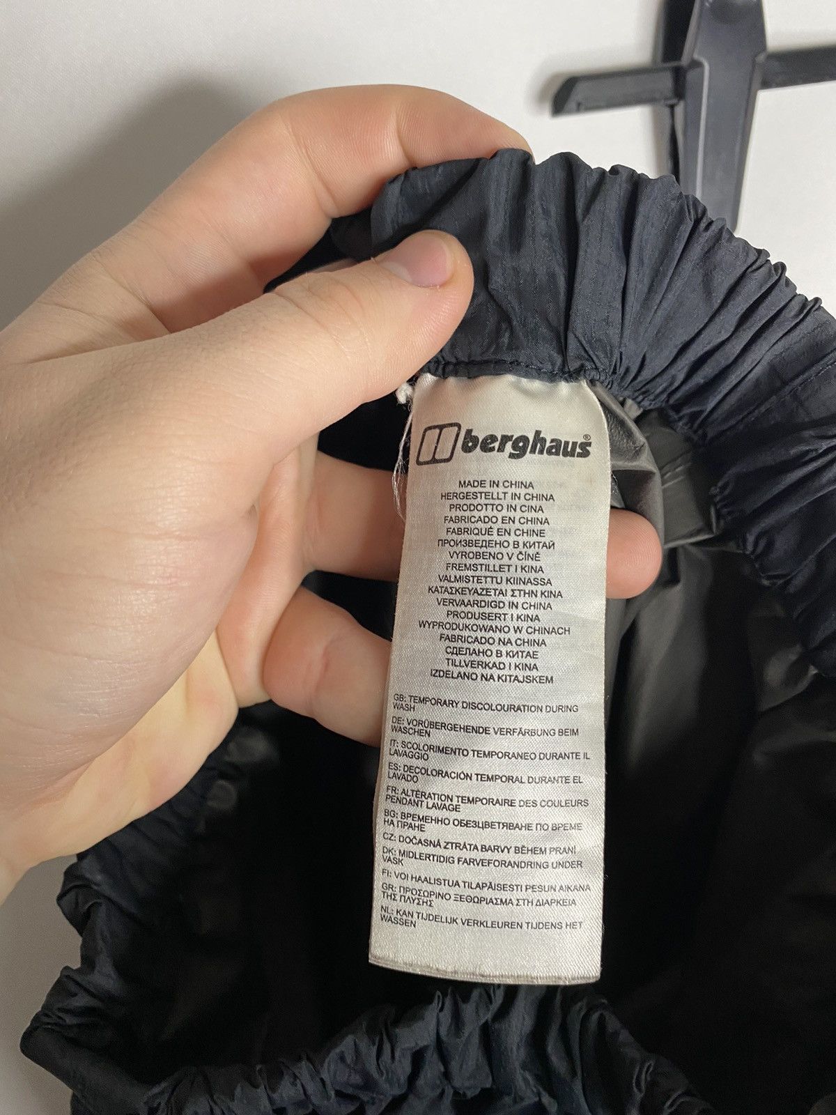 Berghaus Berghaus GORE-TEX Cargo Pants Black Outdoor Multipocket Size US 32 / EU 48 - 12 Thumbnail