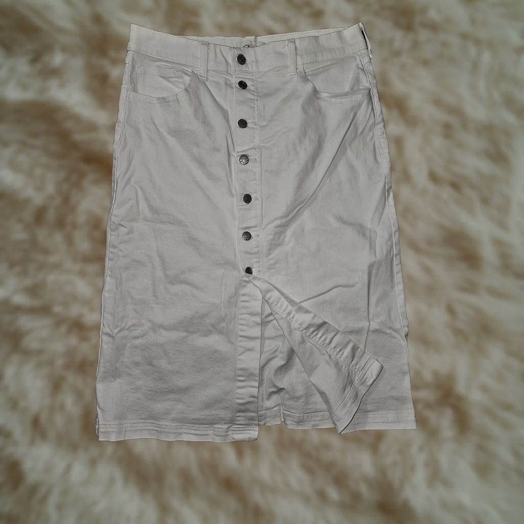 Banana Republic VINTAGE Ban Ana Republic Skirt Womens 12 White Denim Button Front Midi Stretch Casual Size 34" / US 12 / IT 48 - 1 Thumbnail