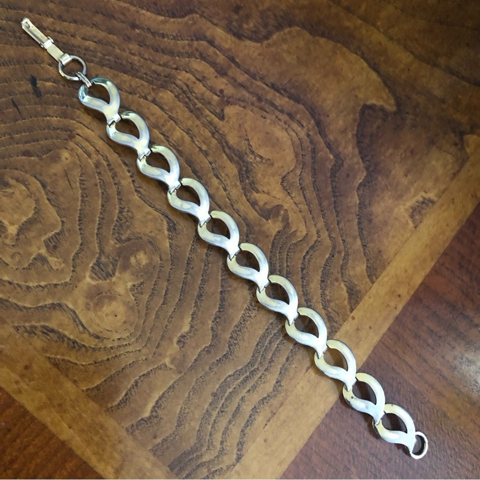 Vintage Vintage 70s gold plated teardrop swirl link bracelet Size ONE SIZE - 3 Thumbnail