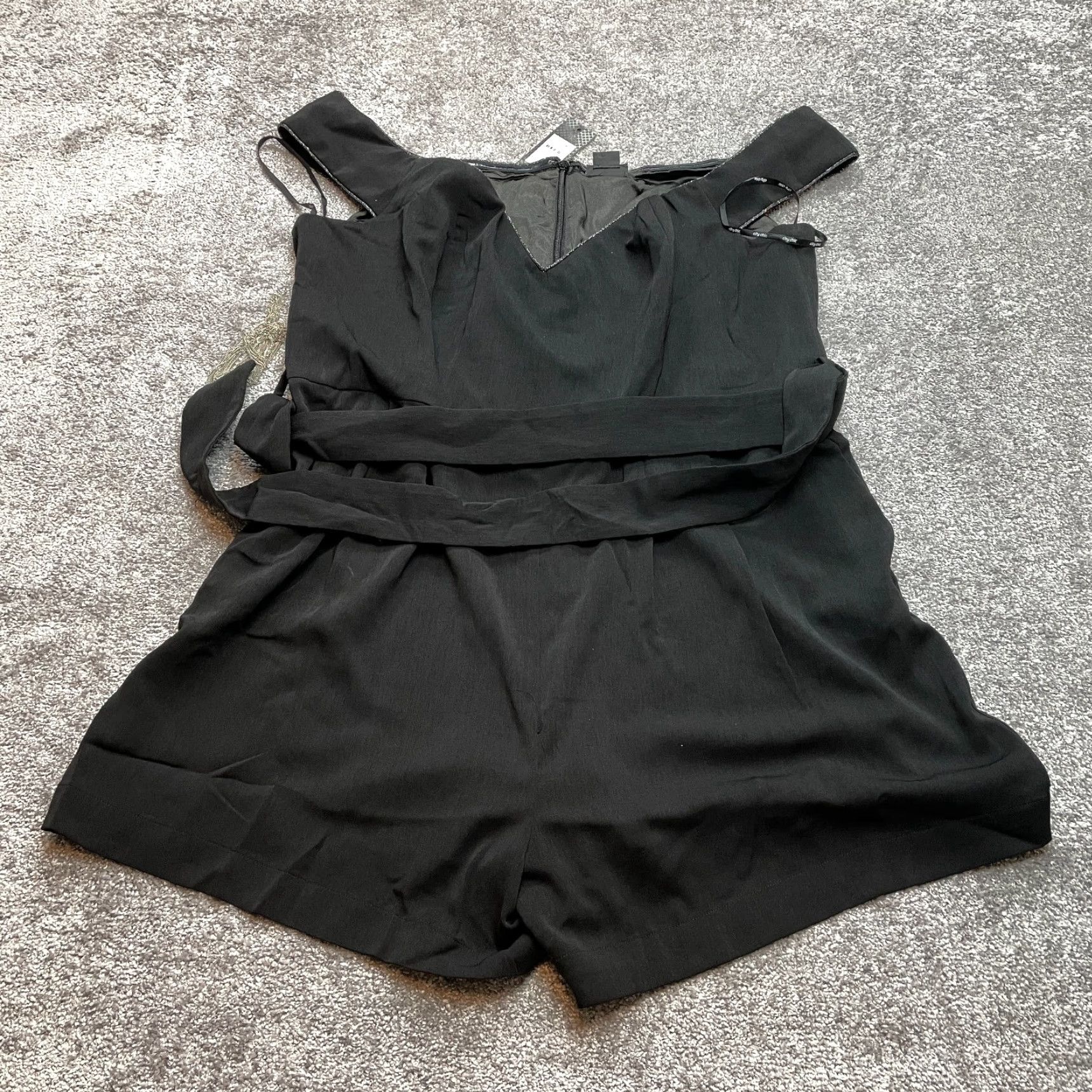 Vintage City Chic Romper Womens XL Black Fringe Belted Knit Sleeveless V-Neck Casual One-Piece New NWD Size 40" / US 18 - 2 Thumbnail