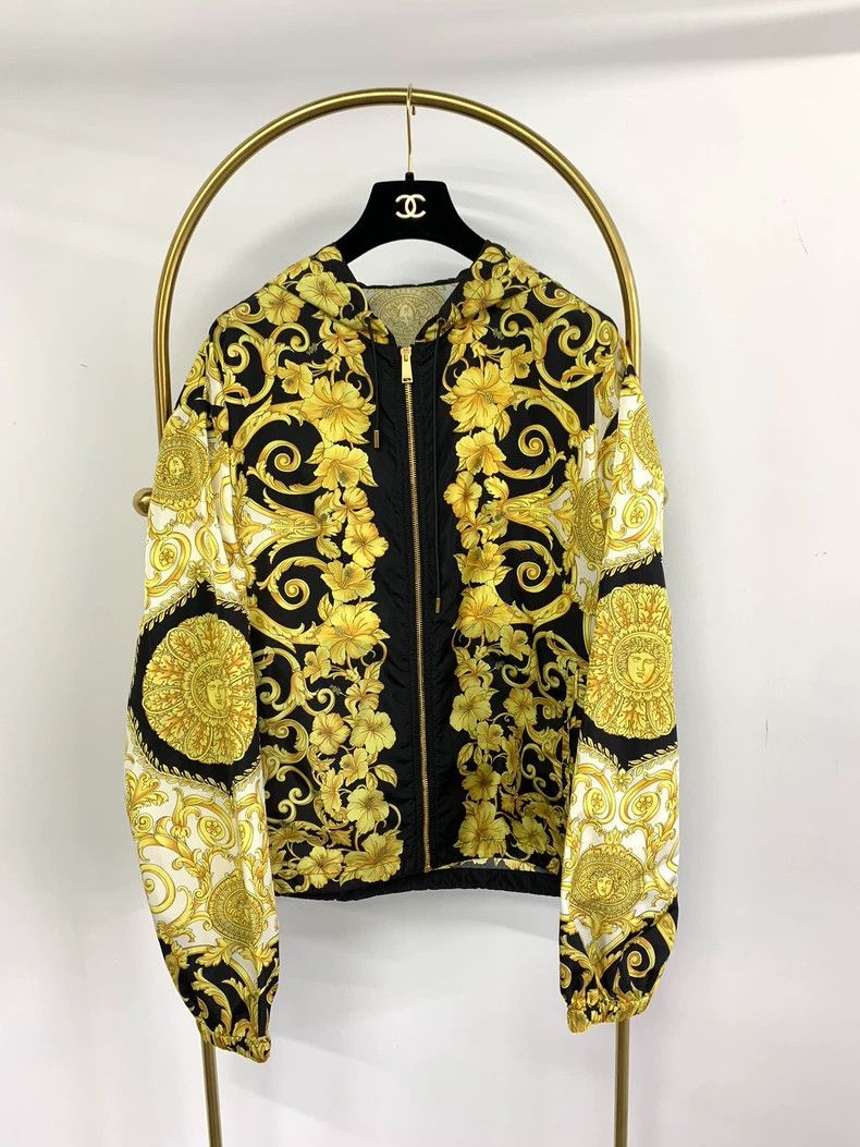 Versace Versace Yellow printed letter hooded jacket Size US L / EU 52-54 / 3 - 1 Thumbnail