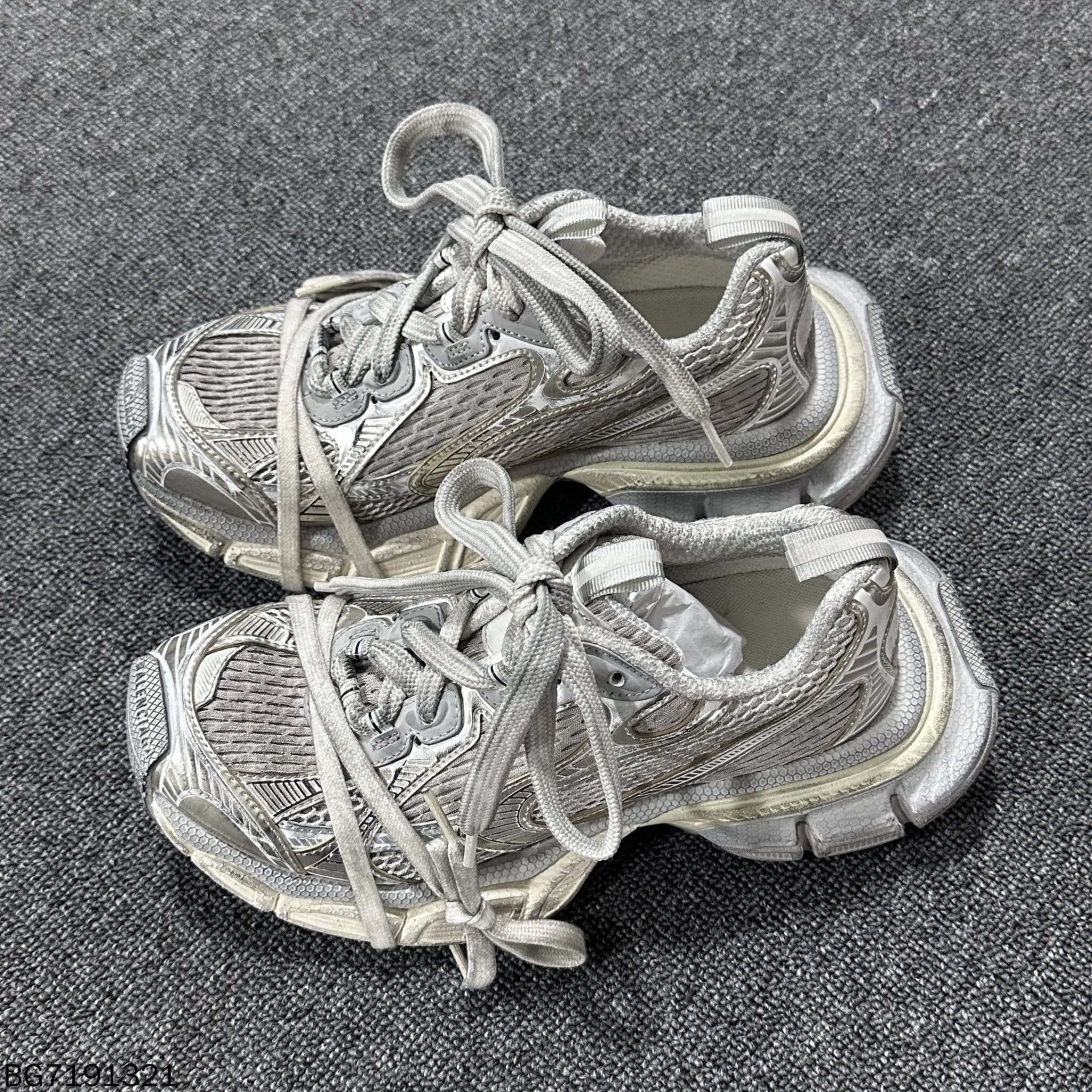 Balenciaga Balenciaga 3xl Mesh Distressed Dad Sneakers 37 Size US 7 / IT 37 - 1 Thumbnail