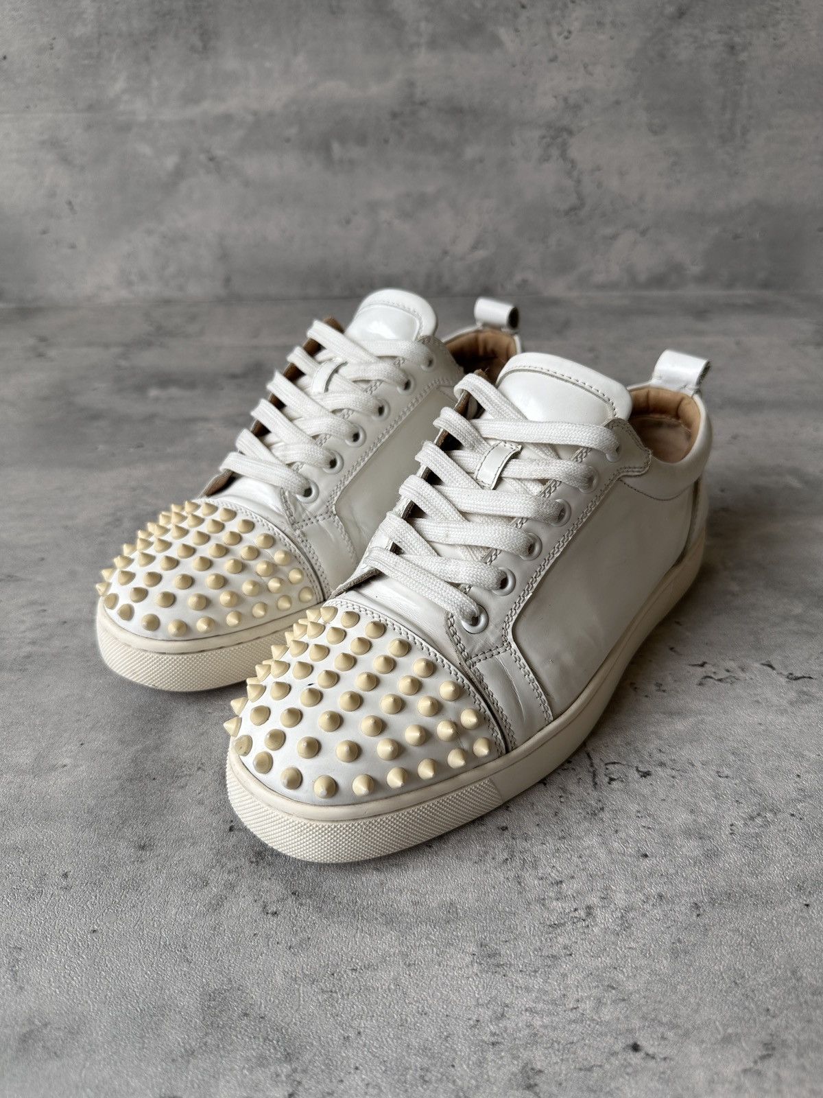 Christian Louboutin LOUIS FLAT CREAM SPIKES LOW TOP Size US 8 / EU 41 - 14 Thumbnail