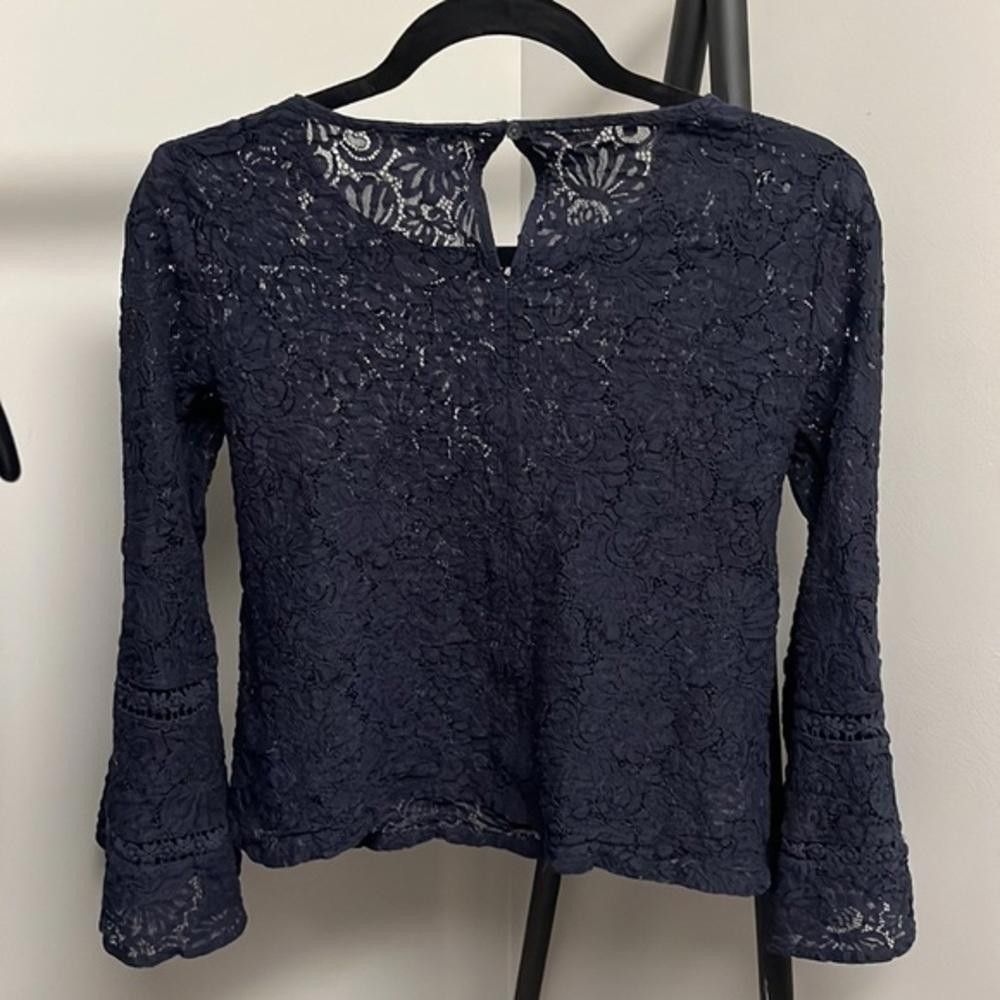 Designer Loft navy blue lace bell sleeve top Size XS / US 0-2 / IT 36-38 - 4 Thumbnail