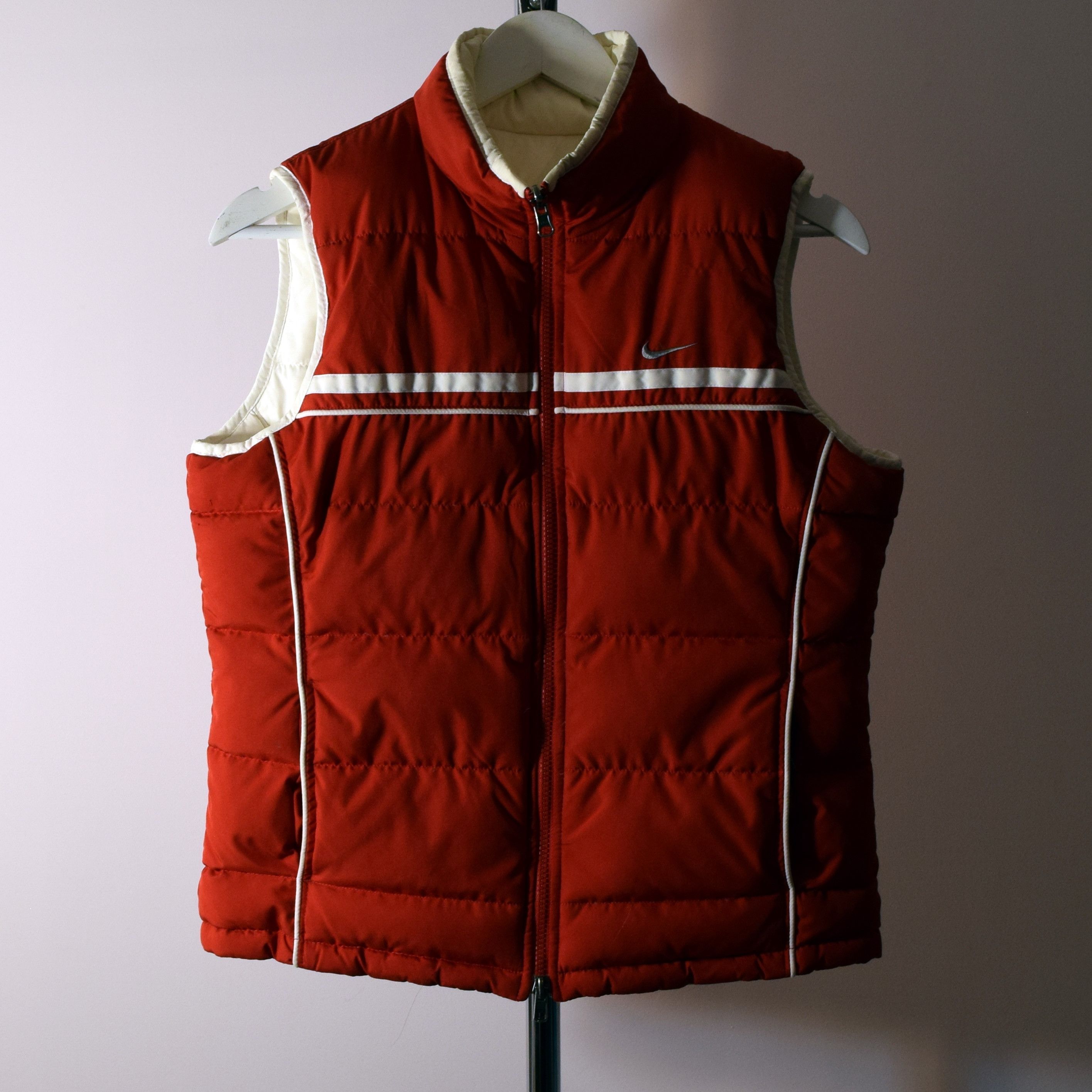 Nike × Vintage Nike Vintage Reversible Down Puffer Vest Red & White y2k Size M / US 6-8 / IT 42-44 - 1 Thumbnail