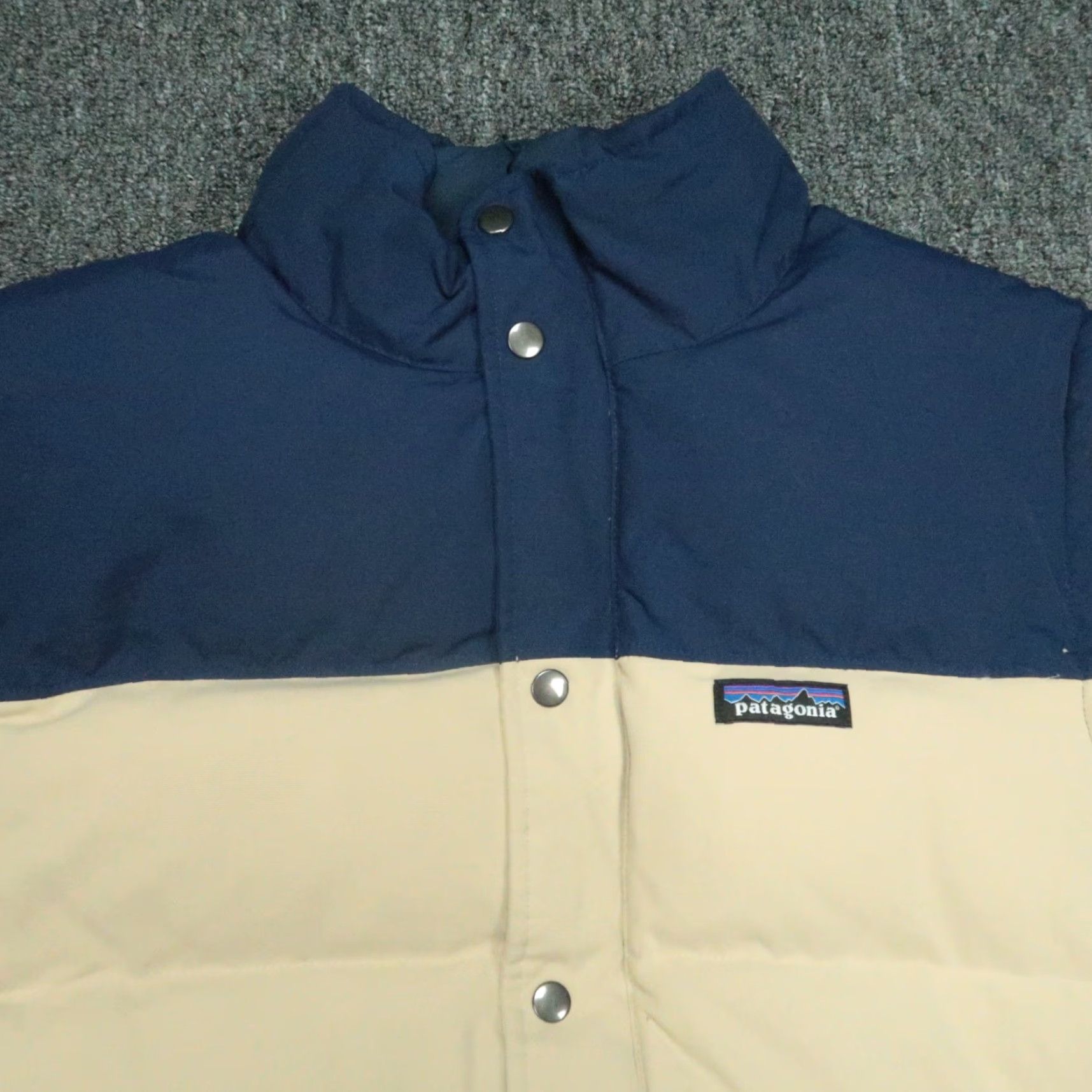 Patagonia Patagonia Vest Men Large Tan Blue Bivy Down Puffer Full Zip Snap Pockets Quilted Shirt/Coat? Size US L / EU 52-54 / 3 - 2 Thumbnail