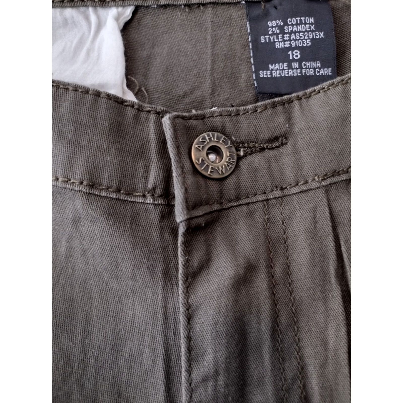Vintage Ashley Stewart Cargo Pants 18 Brown Cotton Blend 6 Pockets Zip Leg High Rise Straight Women's Pants Size 40" / US 18 - 3 Thumbnail