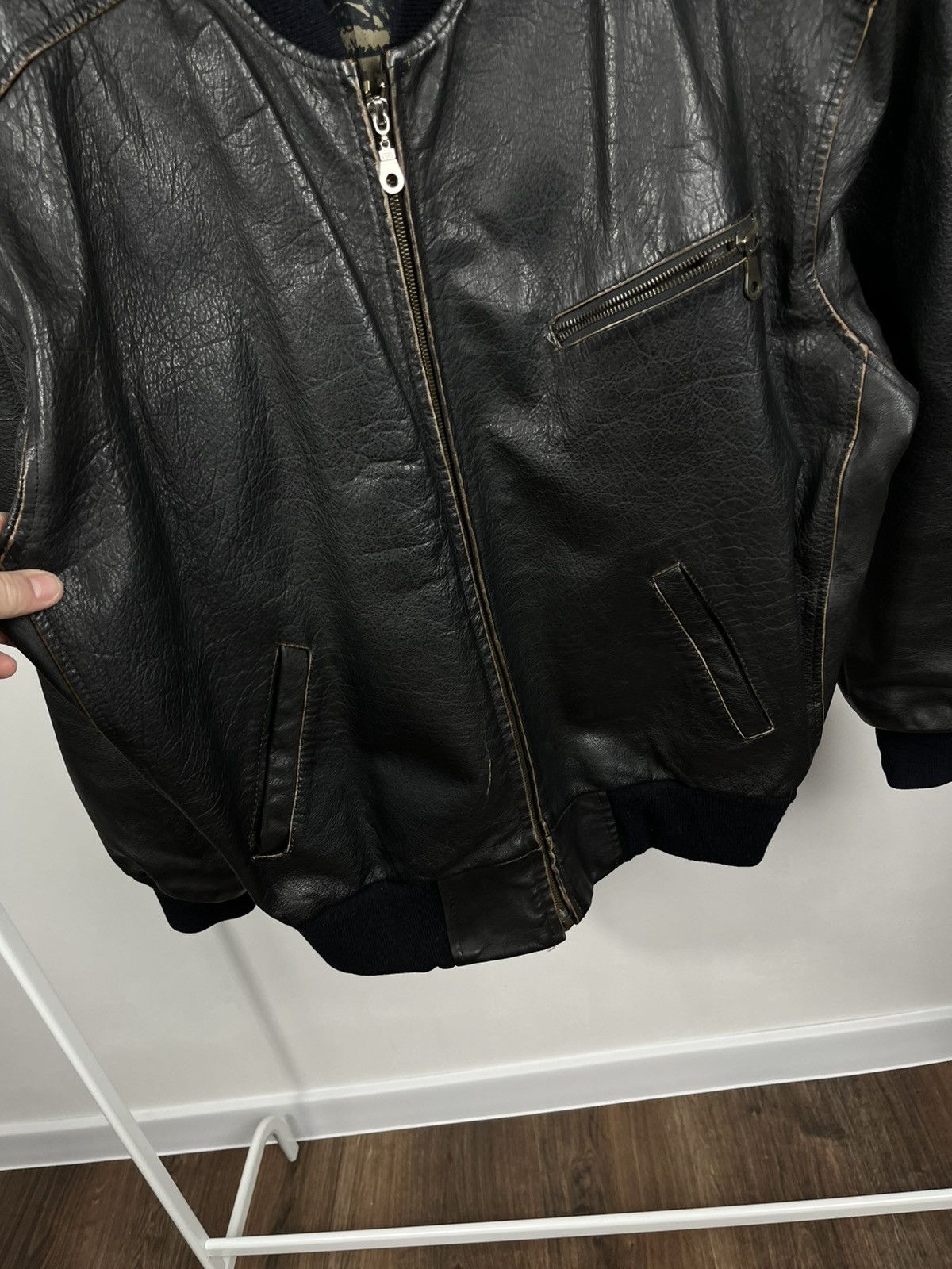 Leather Vintage Heavy Leather Biker Bomber Jacket Classic Mens Size US XL / EU 56 / 4 - 9 Thumbnail