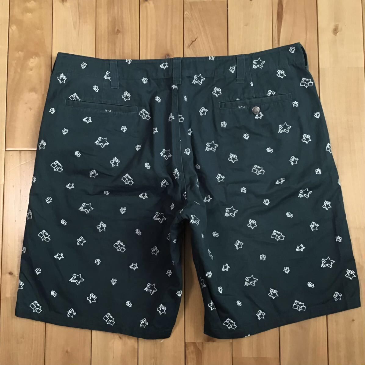 Bape × Nigo 💫Glow in the dark💫 BAPE STA shorts a bathing ape ★size XXL Size US 38 / EU 54 - 4 Thumbnail