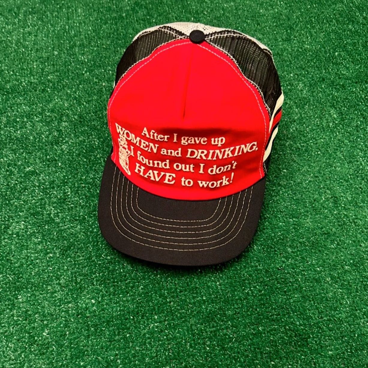 Vintage VINTAGE Trucker Hat USA Gave Up Women and Drinking Humor Truck Stop Three Stripe Red One Size Mens Size ONE SIZE - 2 Thumbnail