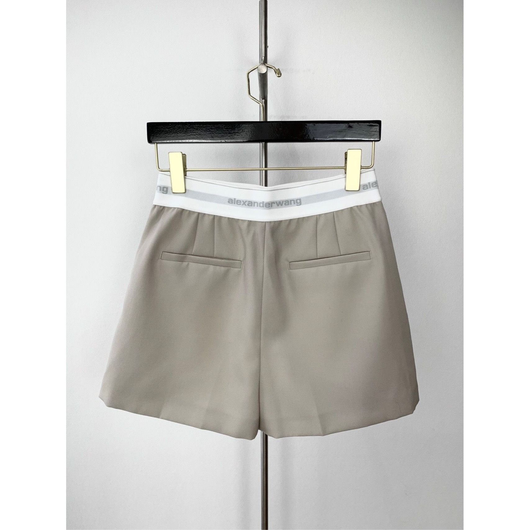Alexander Wang Alexander Wang Beige High-Waisted Relaxed Fit Wool Blend Sho Size 32" / US 10 / IT 46 - 2 Thumbnail