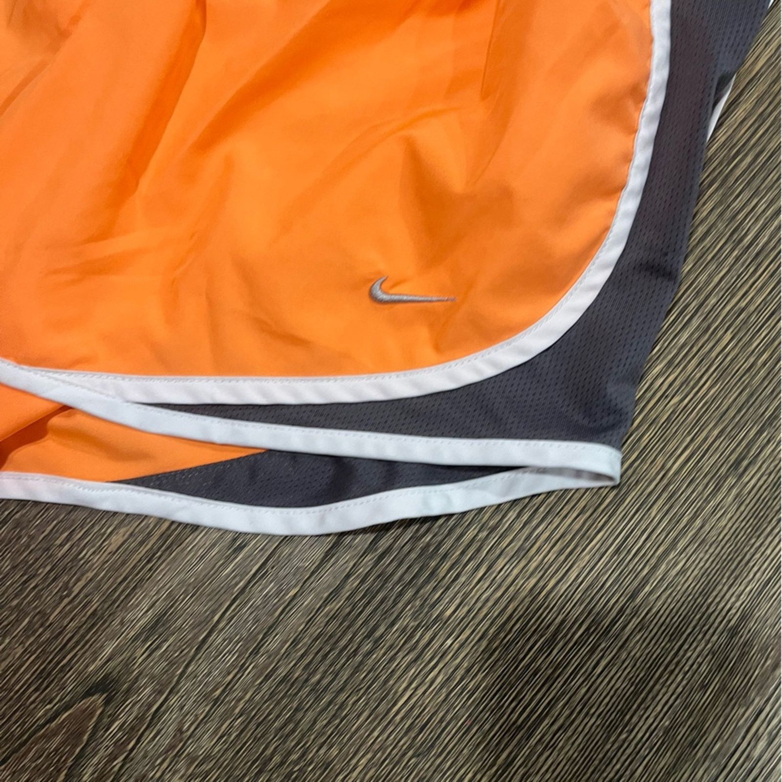 Nike Nike Dri Fit Running Shorts High Rise Elastic Waist Size M Size 28" / US 6 / IT 42 - 3 Thumbnail