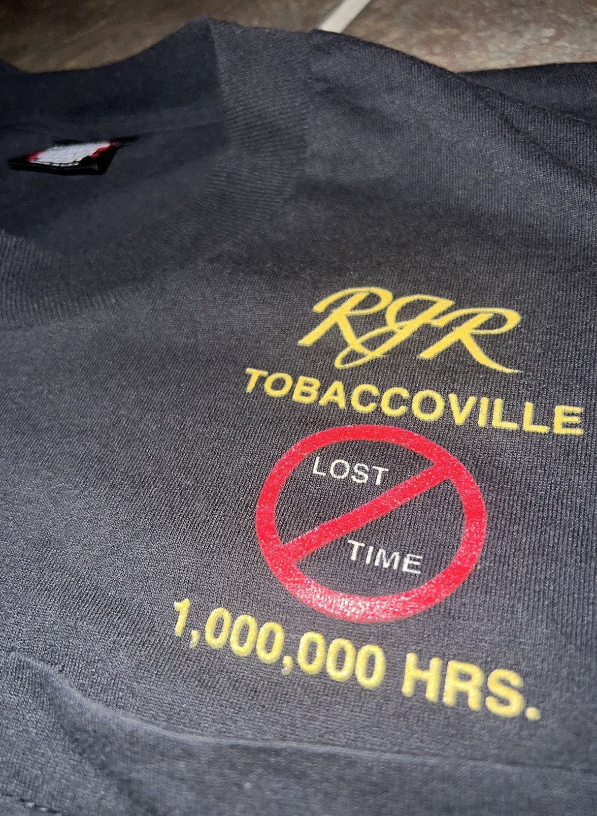 Vintage Vintage Tobaccoville RJR T-shirt Size US XL / EU 56 / 4 - 4 Thumbnail