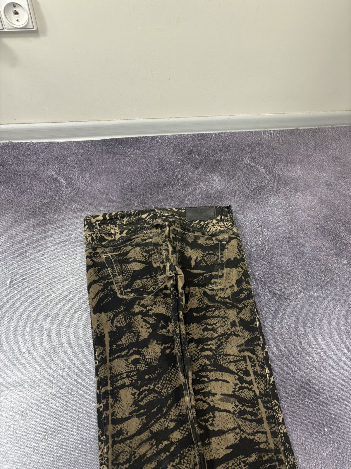 Diesel Black Gold Diesel Black Gold NWT Women’s Y2K Snake Camo Skinny Jeans Size 26" / US 2 / IT 38 - 15 Thumbnail