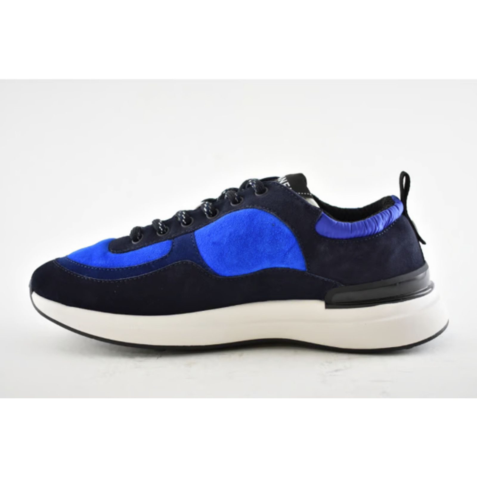 Chanel 21K CC Logo Lace Up Tie Flat Runner Trainer Sneaker 40.5 Size US 10.5 / IT 40.5 - 10 Thumbnail