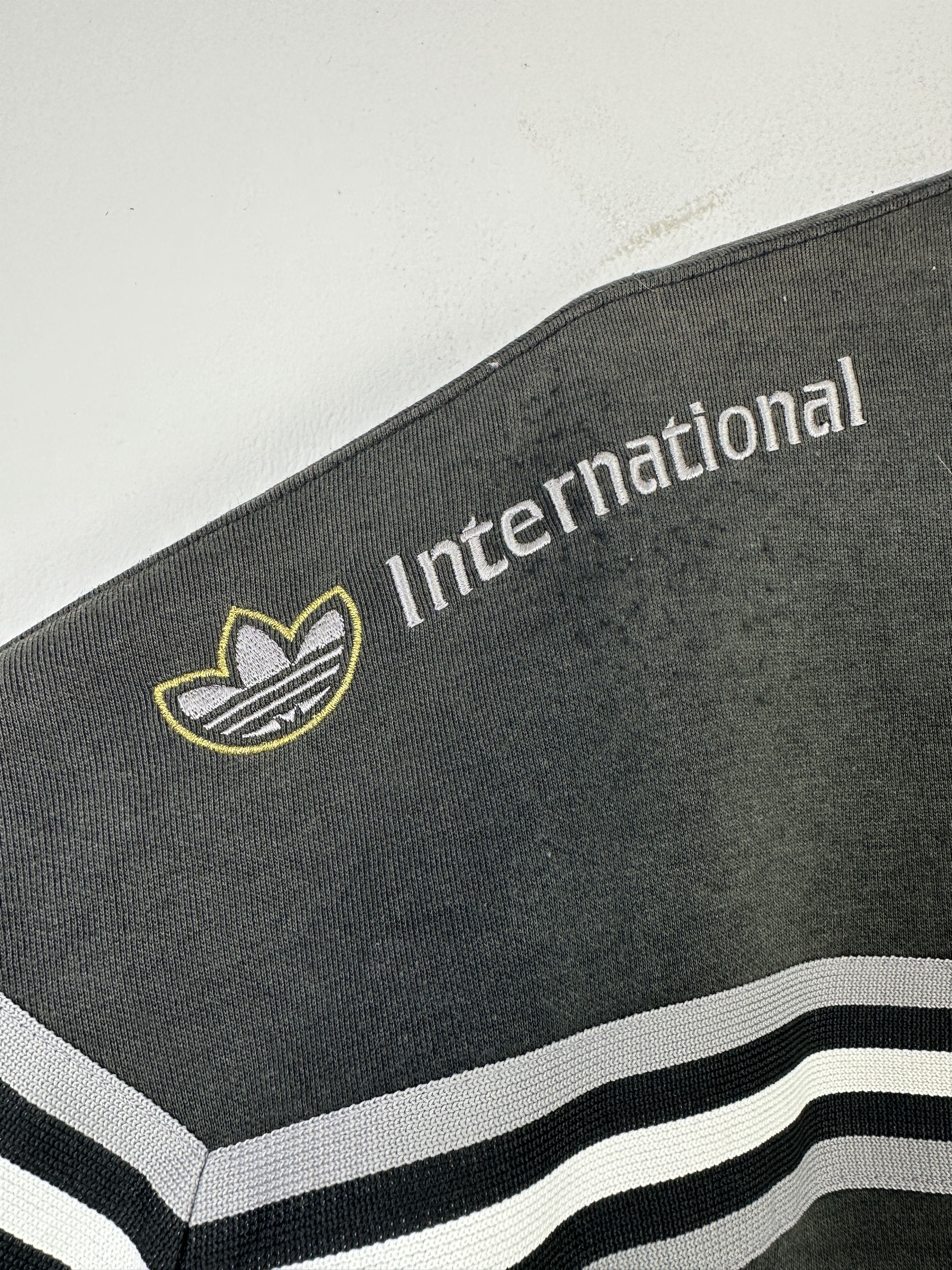 Adidas Vintage 90s Adidas Descente Big Logo Sweatshirt BP001 Size US L / EU 52-54 / 3 - 12 Thumbnail