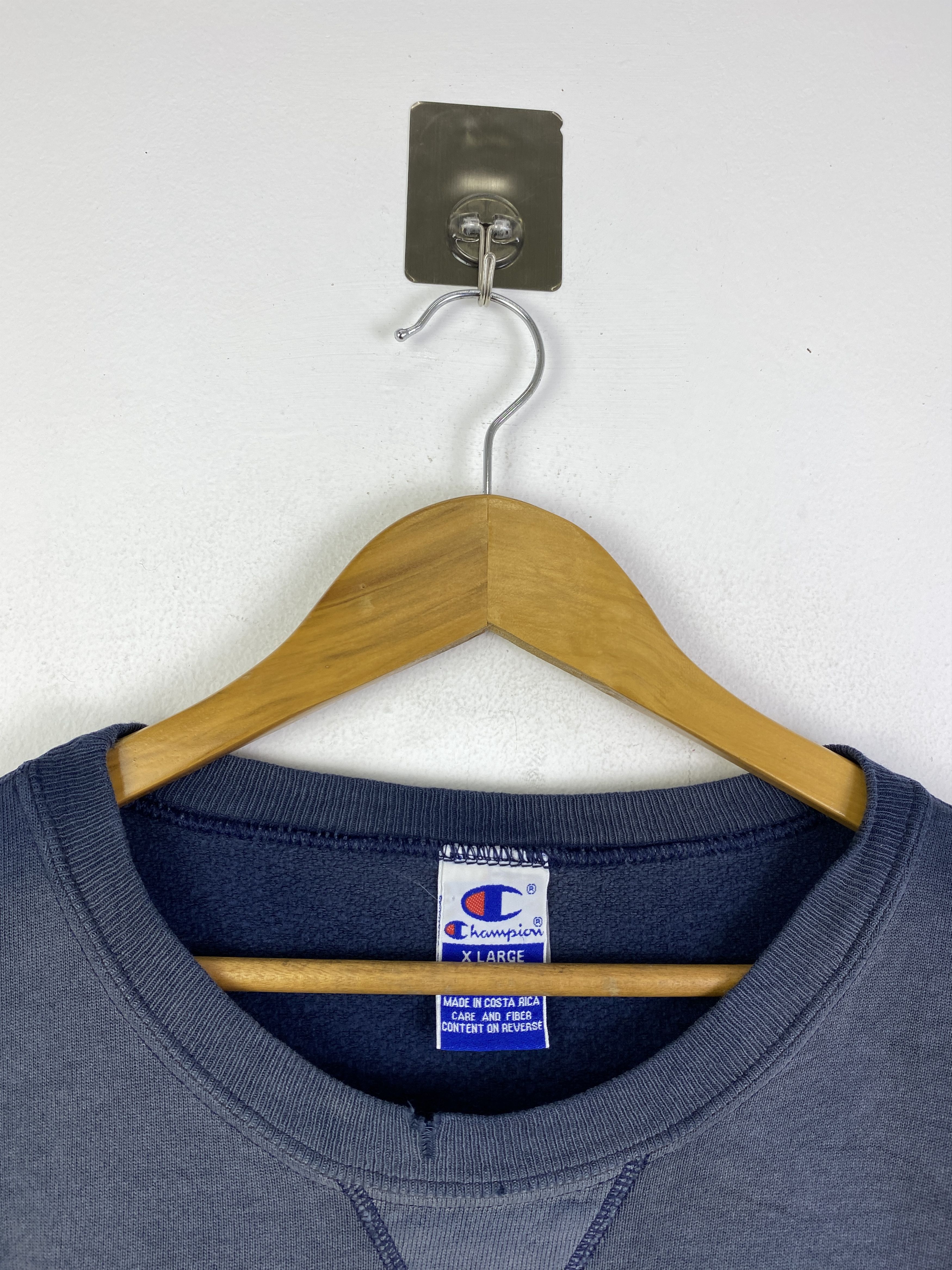Champion Vintage 90s Champion Faded Distressed Sweatshirt SH0252 Size US XL / EU 56 / 4 - 11 Thumbnail