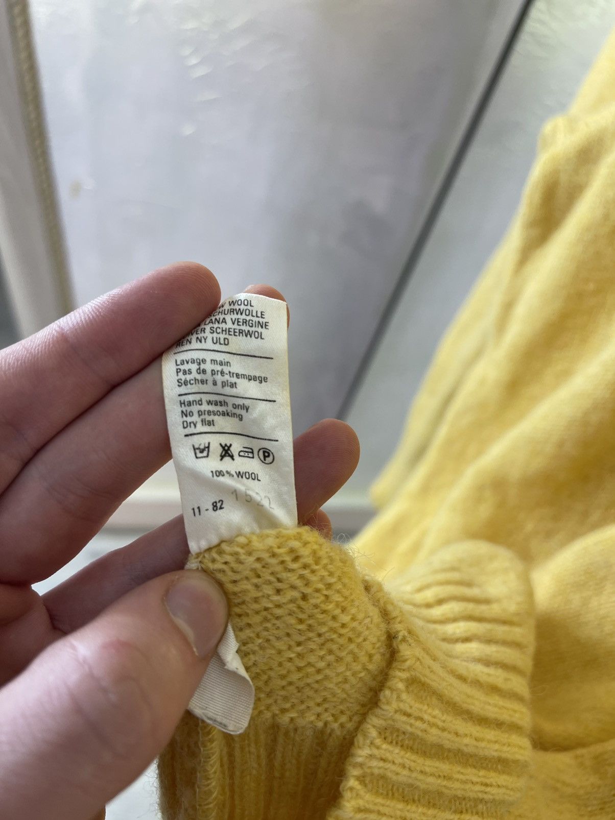 Lacoste Vtg Chemise Lacoste France Pure Wool Knit Yellow Sweater Size US L / EU 52-54 / 3 - 7 Thumbnail