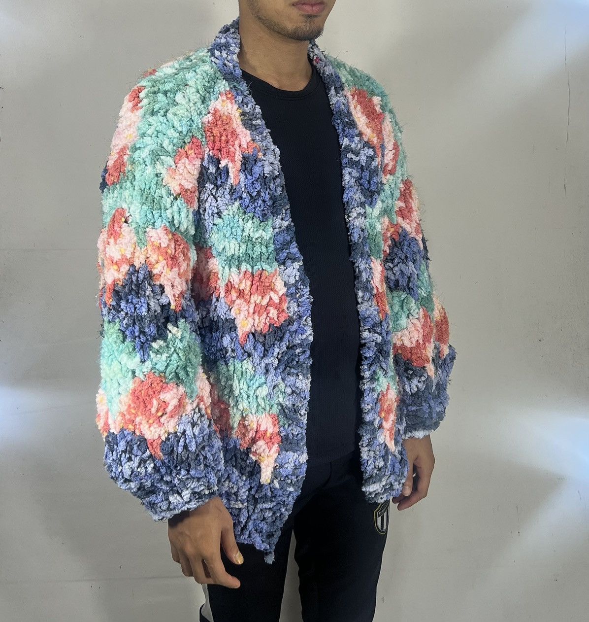 Aran Isles Knitwear Vintage colourful Knit Cardigan Rare design Size US L / EU 52-54 / 3 - 9 Thumbnail