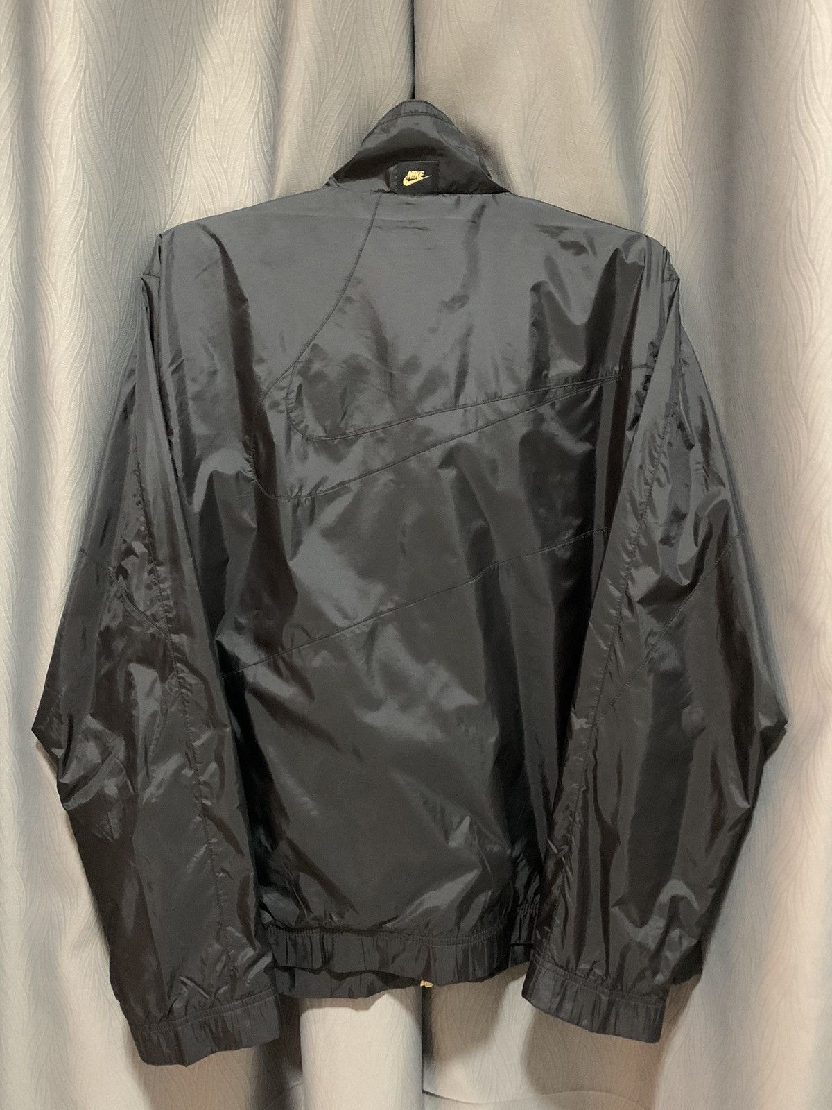 Nike Nike Metal Swoosh Logo Spell Out Zipper Windbreaker Size US XL / EU 56 / 4 - 2 Thumbnail