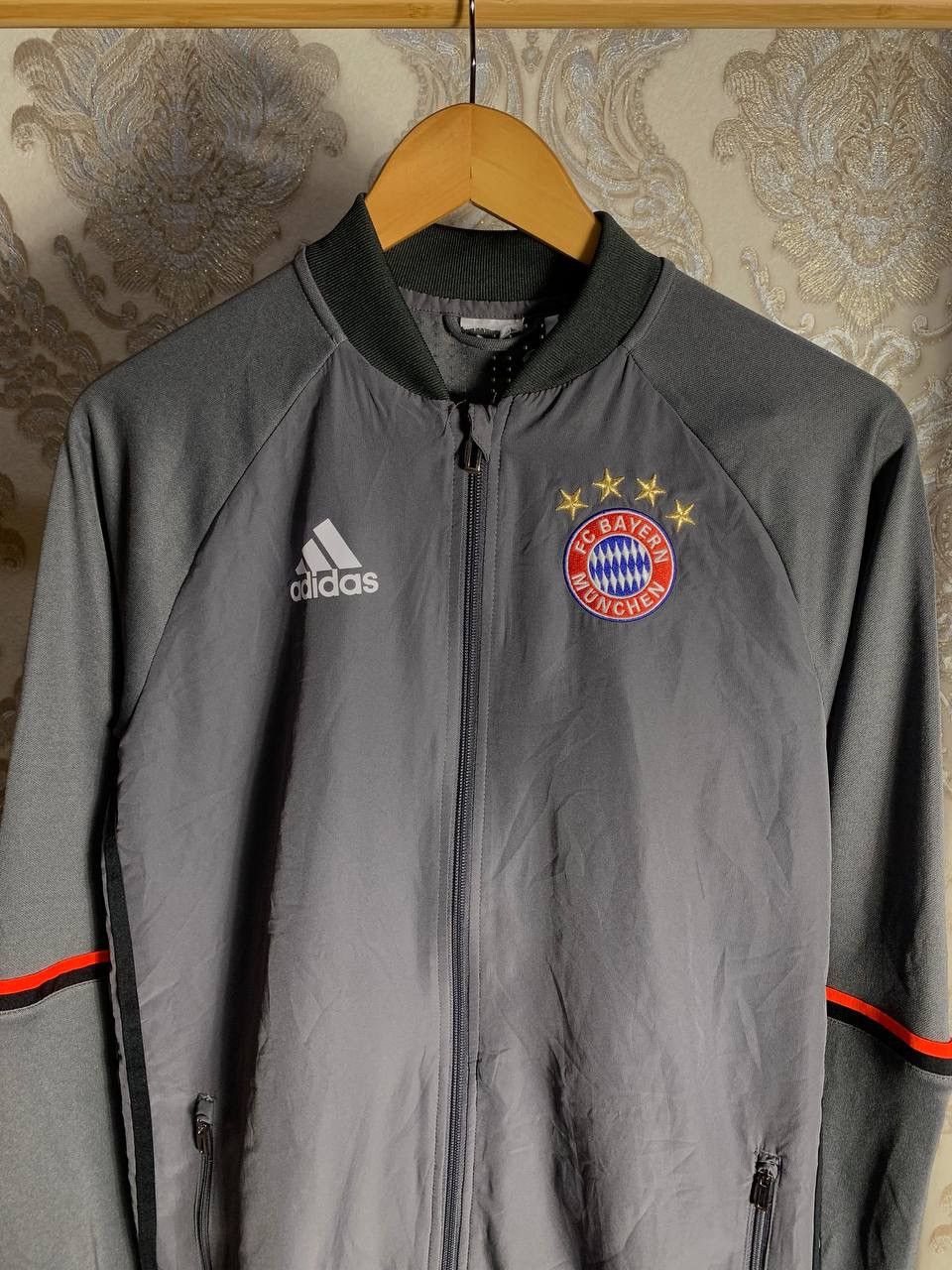 Adidas VINTAGE ADIDAS FC BAYERN MUNCHEN GERMANY SOCCER JACKET Y2K Size US XL / EU 56 / 4 - 2 Thumbnail