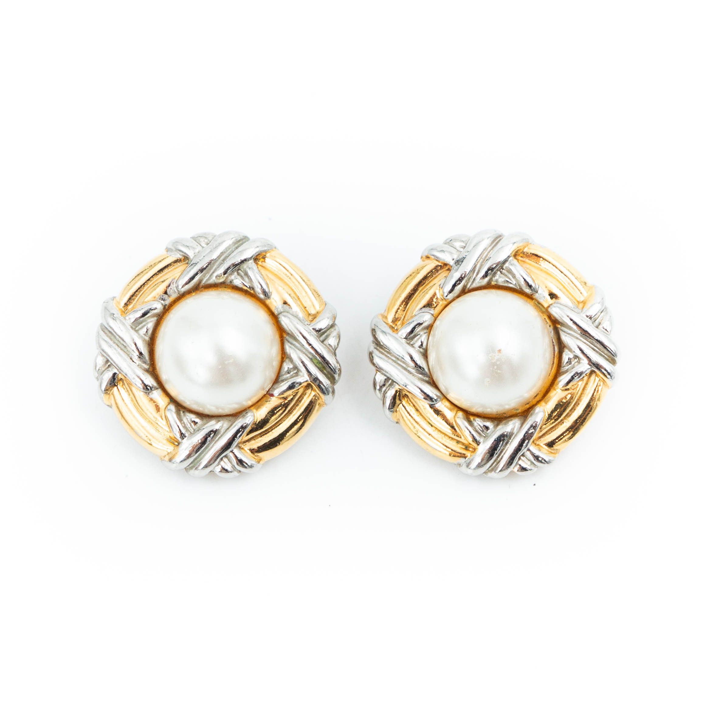 Givenchy × Vintage GIVENCHY Faux Pearl Clip On Earrings Vintage 80s 90s Size ONE SIZE - 1 Thumbnail