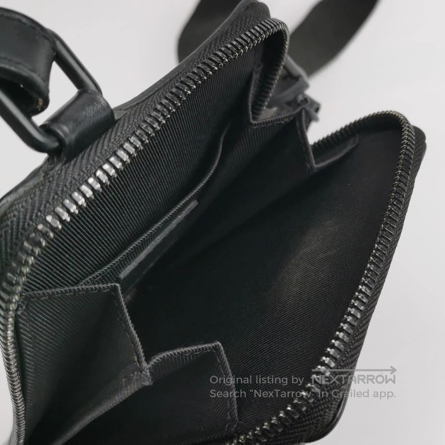 Louis Vuitton Louis Vuitton Takeoff Leather Crossbody Bag. Size ONE SIZE - 6 Thumbnail