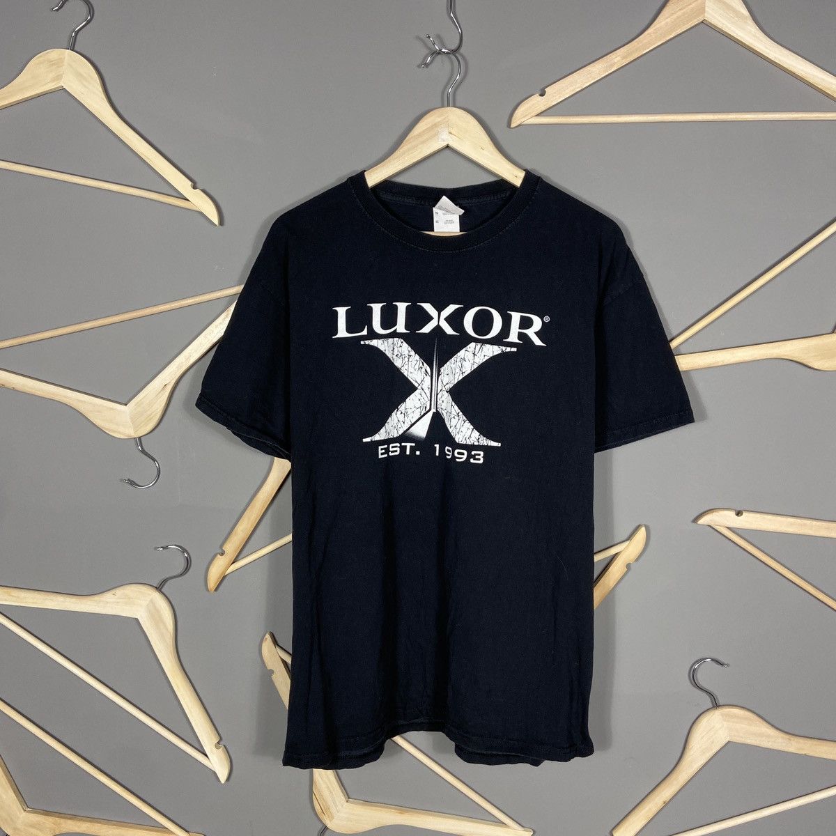 Band Tees × Vintage Vintage Luxor Las Vegas Hotel Est 1993 Graphic T-shirt Size US XL / EU 56 / 4 - 1 Thumbnail