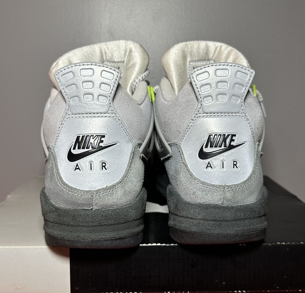 Jordan Brand Size 9 - Jordan 4 Retro SE Mid Neon 95 Size US 9 / EU 42 - 3 Thumbnail