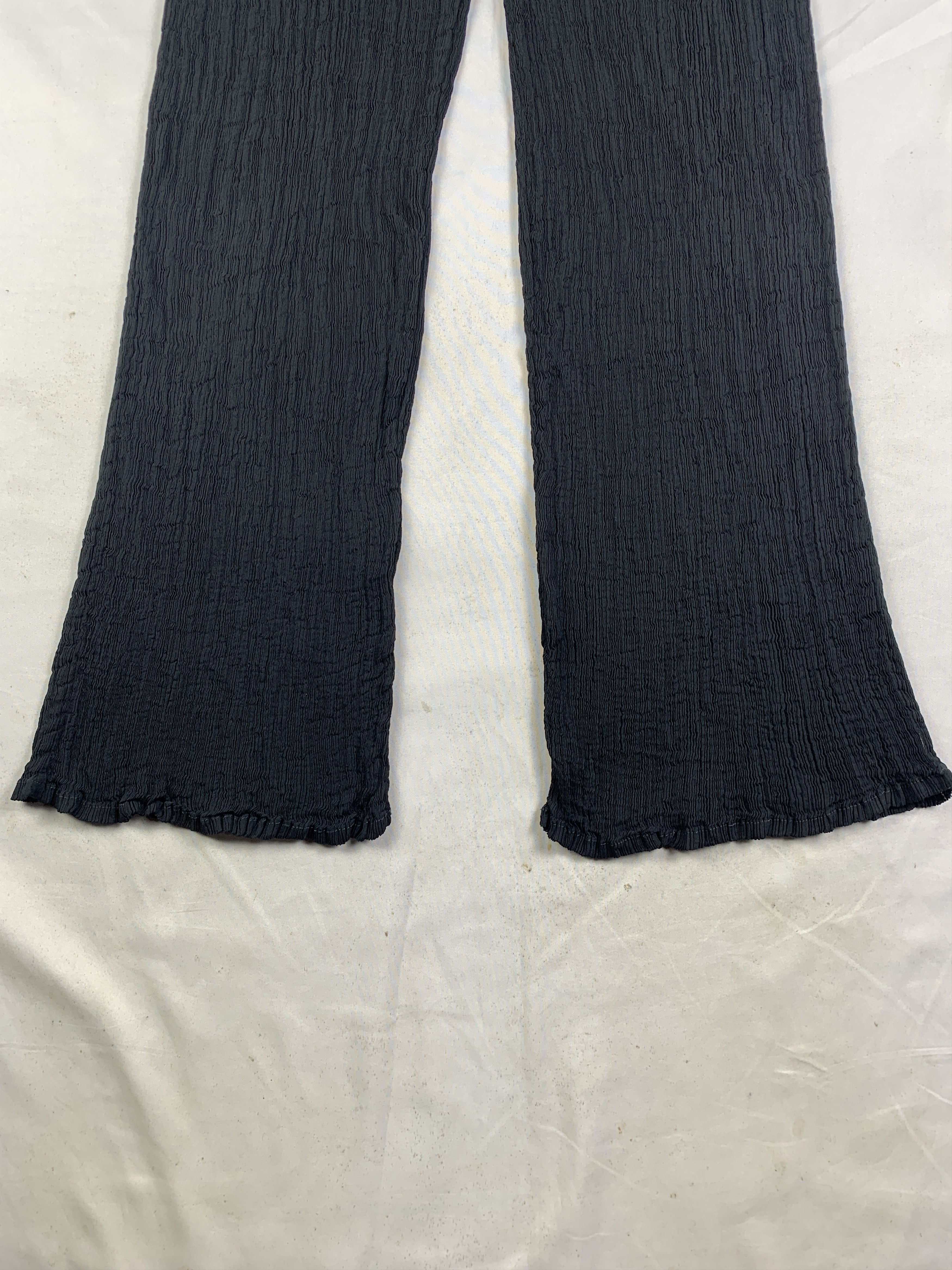 Issey Miyake 2000s me by Issey Miyake Black Pleated Pants (S) Size 26" / US 2 / IT 38 - 2 Thumbnail