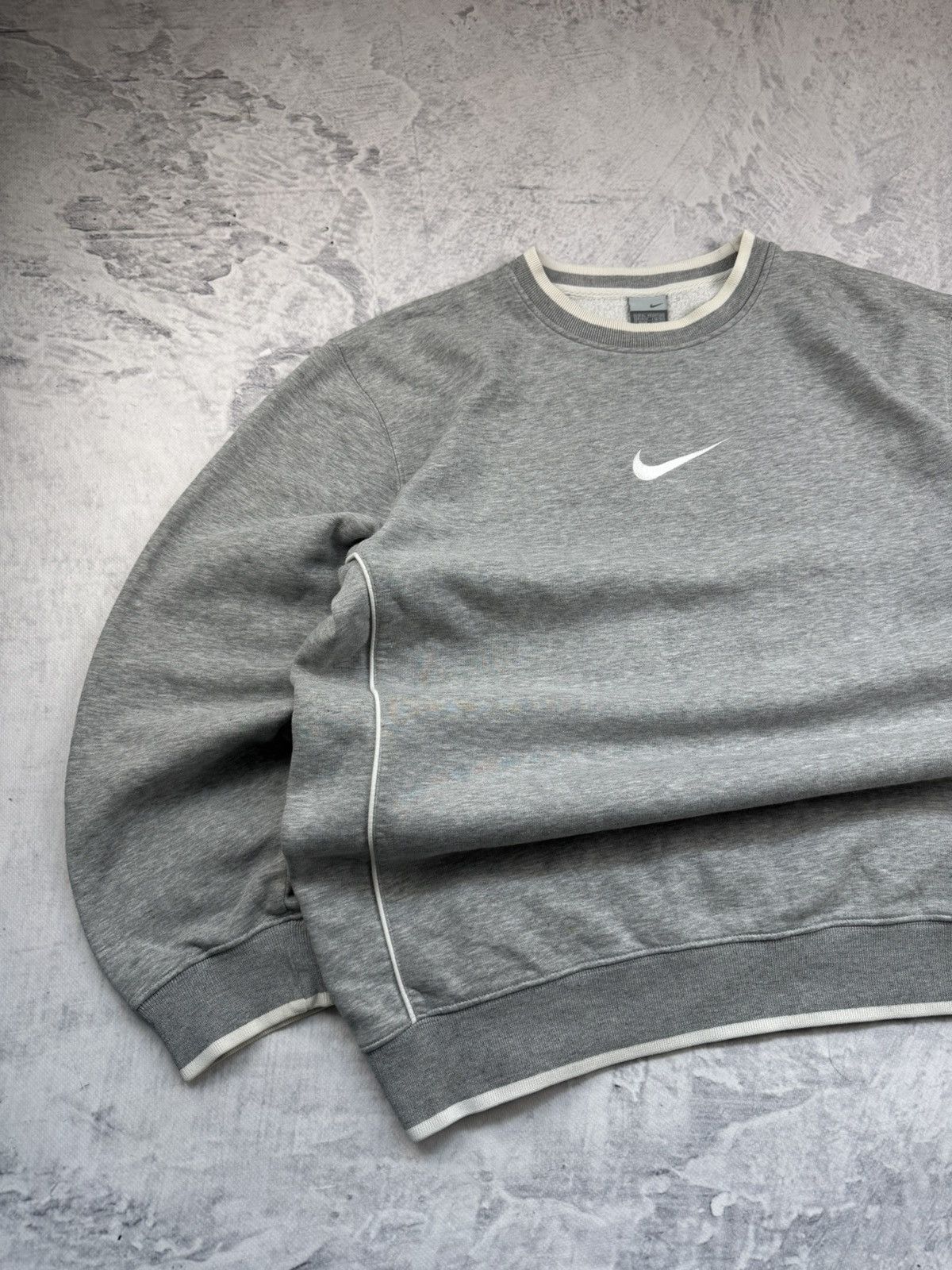 Nike × Vintage NIKE VINTAGE CENTER LOGO OVERSIZE BOXY SWEATSHIRT Size US XL / EU 56 / 4 - 2 Thumbnail