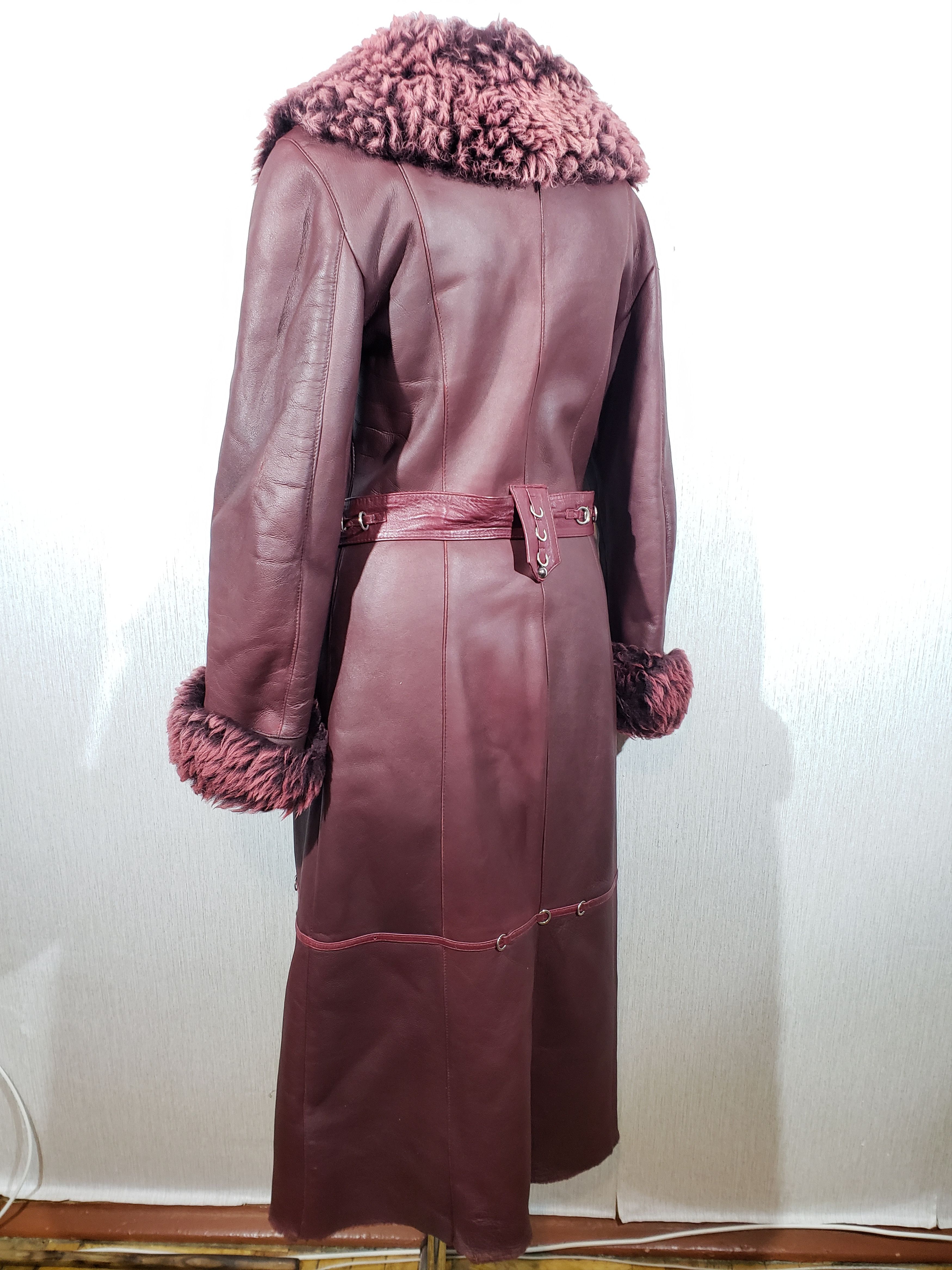 Other Stylish burgundy sheepskin coat with a warm fluffy collar. Size L / US 10 / IT 46 - 6 Thumbnail