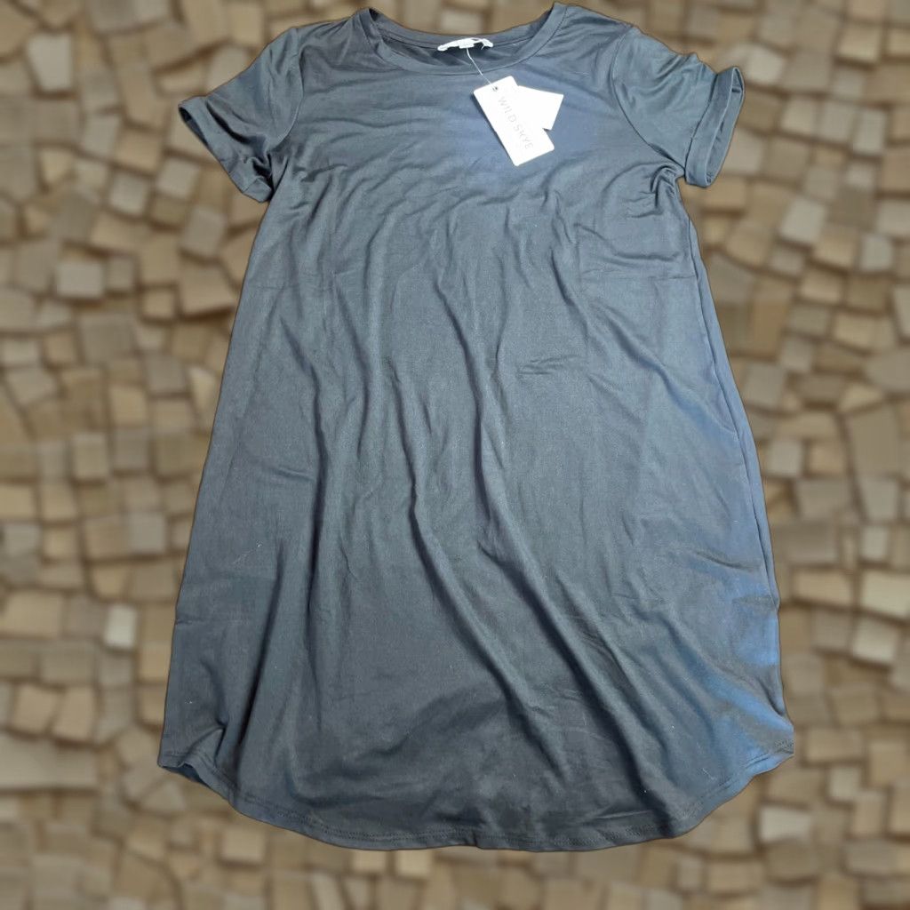 Vintage Wild Skye Tunic Womens Shirt Adult Large Black Short Sleeve Crew-neck Pullover Tee New Size L / US 10 / IT 46 - 1 Thumbnail