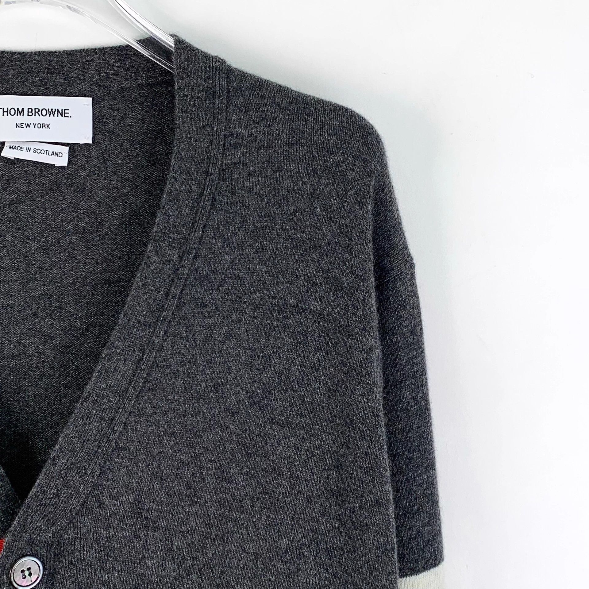 Thom Browne Thom Browne Grey Cashmere V-Neck Cardigan 3 L Size US L / EU 52-54 / 3 - 3 Thumbnail