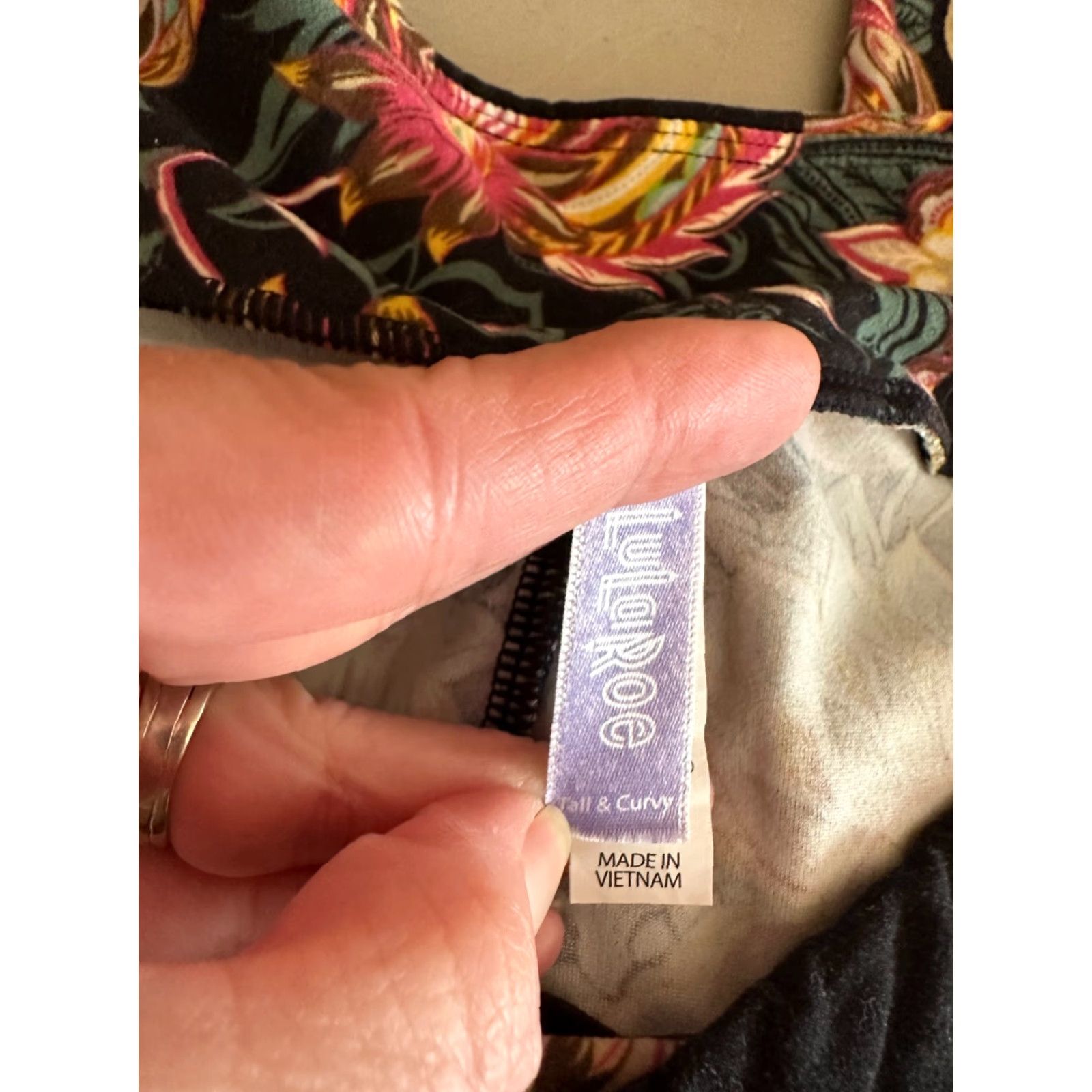 Vintage LuLaRoe Disney Minnie Mouse Leggings One Size Tall And Curvy Floral Pattern Polka Dot Womens Leggings Jegging Elastic Waist Disney Theme Size 42" / US 20 - 3 Thumbnail
