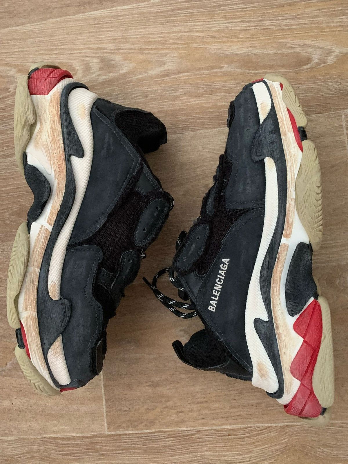 Balenciaga New „Used Look“ Tripple S OG colorway Sz.42