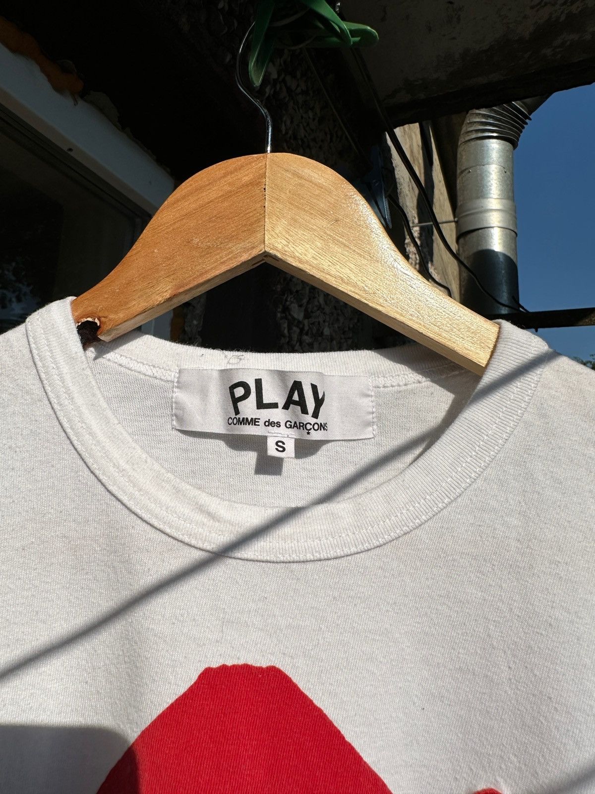 Comme des Garcons Women’s Comme des Garçons Play Double Heart White T-Shirt Size S / US 4 / IT 40 - 14 Thumbnail