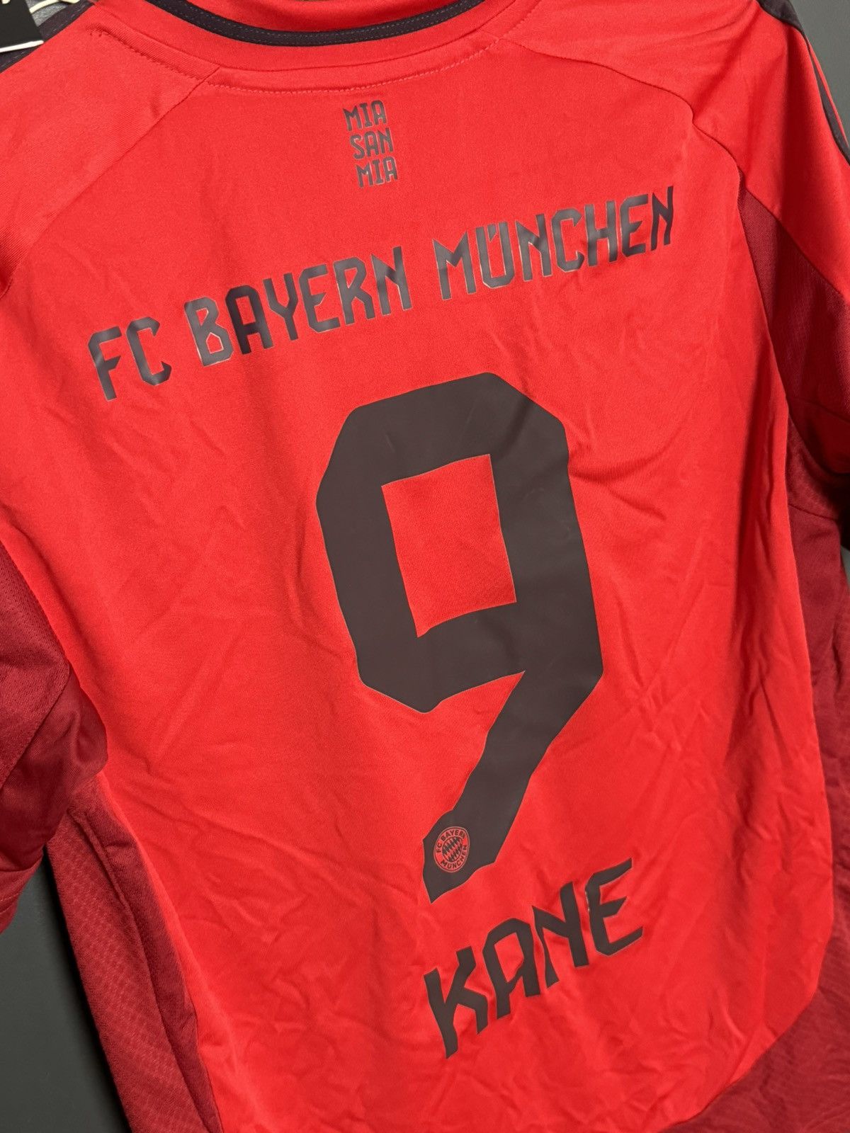 Adidas KIDS New Bayern Munchen 24/25 Home Kane Football Jersey Size US XS / EU 42 / 0 - 3 Thumbnail